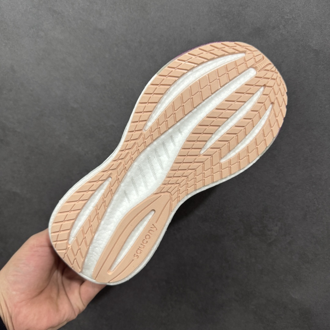 图片[9]-【公司级】索康尼/Saucony Triumph 22 胜利22代系列低帮轻量舒适多功能休闲运动慢跑鞋 采用工学透气网织鞋面材质#内嵌3D环绕包裹缓震鞋垫#中底搭载 PWRRUN+高弹缓震泡棉材质,舒适踩S感!!#外置镂空XT-900橡胶大底 货号：S20964-240 尺码：36-40-选品中心