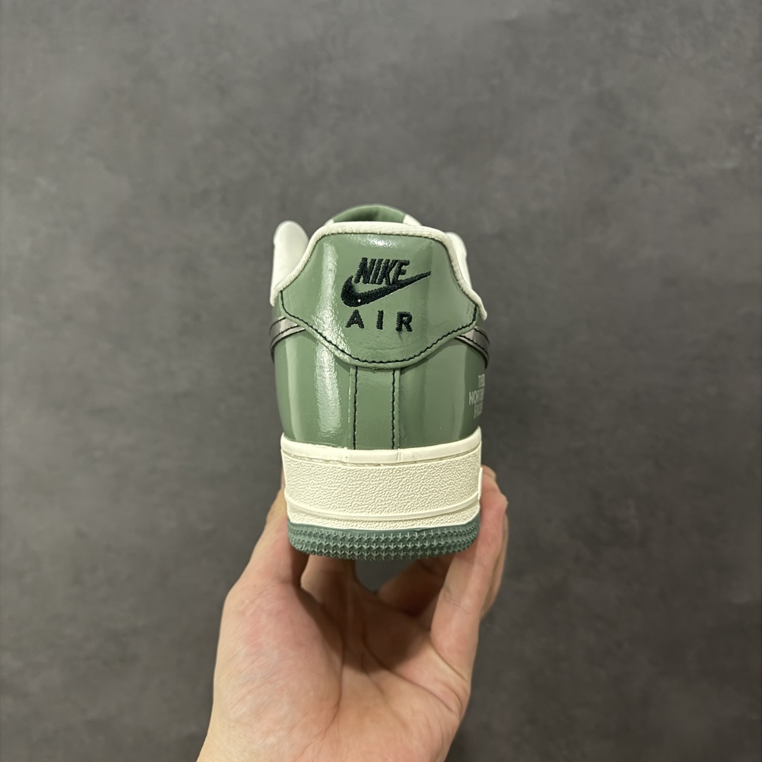 图片[4]-【定制版】Nike Air Force 1\’07 Low 北面联名 空军一号低帮休闲板鞋  #原楦头原纸板 原装鞋盒 定制五金配件 内置全掌气垫 原厂鞋底 货号：DF0188-100  尺码：36 36.5 37.5 38 38.5 39 40 40.5 41 42 42.5 43 44 44.5 45-选品中心