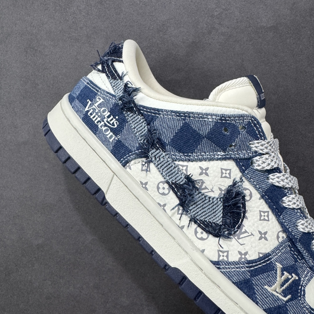 图片[6]-【定制版】Nike SB Dunk Low LV联名 白蓝格子牛仔 高端定制 低帮休闲板鞋 YF9511-900  #定制鞋盒 高端防水材料 顶级夜光效 Ortholite鞋垫透气防臭 大厂纯原品质出货 超高清洁度 皮料切割干净无任何毛边 细节完美   尺码：36 36.5 37.5 38 38.5 39 40 40.5 41 42 42.5 43 44 44.5 45 编码：HXSB330340-选品中心