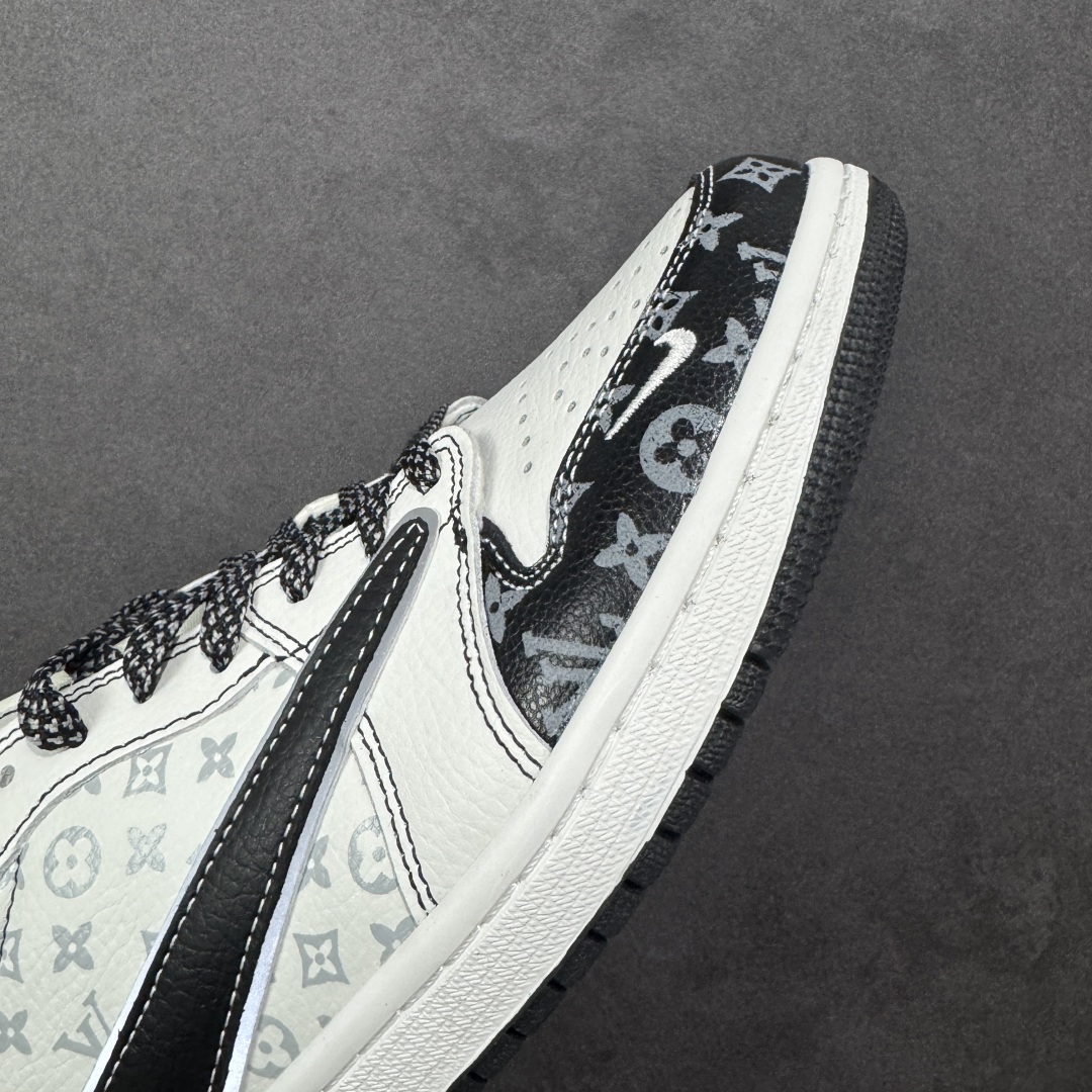 图片[5]-【定制版】Travis Scott x Fragment Design x Jordan Air Jordan 1 Low OG SP “LV联名——鬼脸黑勾” 多方联名合作融合了Travi翻毛蓝勾s Scott 独特的音乐风格，藤原浩个性的设计风格以及Jordan品牌的经典元素 使其成为一双具有独特身份和价值的鞋子 清新而立体的外观加上联名标识更突出了其独特身份 这种配色方案显示出活力和时尚感 在视觉上引人注目 鞋身的质感和细腻的细节处理使其显得高端而格调十足 这款“倒钩”联名是设计与创意完美结合 融合多方的个性风格是一款备受瞩目的潮流鞋款 低帮休闲板鞋 定制鞋盒 大厂纯原品质出货 超高清洁度 皮料切割干净无任何毛边 细节完美 货号： DZ5899-031 尺码： 36-40-选品中心