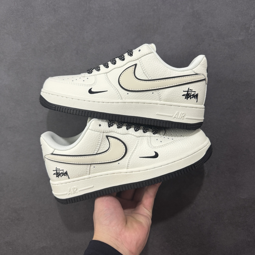 图片[9]-【定制版】NIke Air Force 1 \’07 Low “斯图西联名——米黑底”空军一号 低帮 运动休闲鞋 折边针车 工艺难度大 原楦头原纸板 原装鞋盒 定制五金配件 内置全掌气垫 原厂鞋底 货号：CS5288-046 尺码：36-40 编码：HXSA310320-选品中心