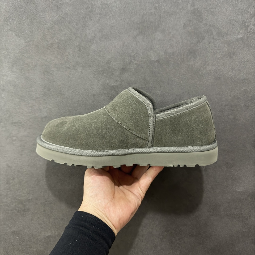 图片[2]-【SP顶级版】UGG 冬季雪地靴 海登休闲一脚蹬 M/1138333 原代工厂隆丰A级真羊毛皮一体完全遵循正平正品，精选A级羊皮毛一体材质，内里毛绒如云朵般包裹双脚，白带恒温属性一寒锁温抗冻，股季透气排湿，让双脚时刻处于干爽舒适的状态，轻量化设计搭配柔韧鞋底，每一步都似踩在软垫上，再加上贴合足型的弧度与足跟支撑，无论是居家休憩,外出通勤还是日常跑腿，全天行走也无负担。 从经典高筒靴到简约拖鞋，从基础中性色到潮流设计，既能与牛仔裤、卫衣打造随性日常，也能搭配裙子、男女同款更能轻松适配情侣穿搭。 优质羊皮毛天生耐磨损，搭配扎实工艺与防水科技加持，能抵御日常磨损与雨雪侵袭。一双穿数年仍能保持柔软质感💪🏻 尺码：39-45-选品中心