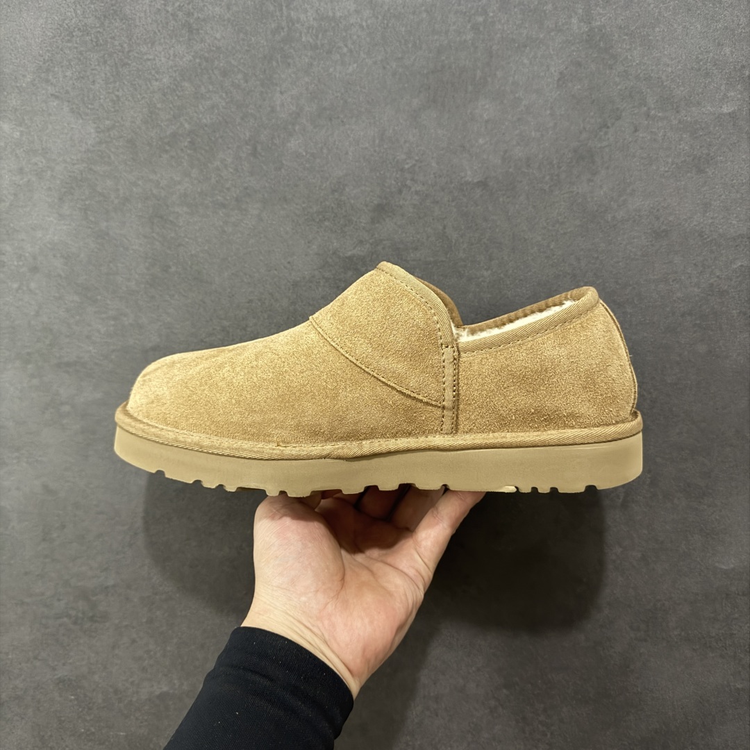 图片[2]-【SP顶级版】UGG 冬季雪地靴 海登休闲一脚蹬 M/1138333 原代工厂隆丰A级真羊毛皮一体完全遵循正平正品，精选A级羊皮毛一体材质，内里毛绒如云朵般包裹双脚，白带恒温属性一寒锁温抗冻，股季透气排湿，让双脚时刻处于干爽舒适的状态，轻量化设计搭配柔韧鞋底，每一步都似踩在软垫上，再加上贴合足型的弧度与足跟支撑，无论是居家休憩,外出通勤还是日常跑腿，全天行走也无负担。 从经典高筒靴到简约拖鞋，从基础中性色到潮流设计，既能与牛仔裤、卫衣打造随性日常，也能搭配裙子、男女同款更能轻松适配情侣穿搭。 优质羊皮毛天生耐磨损，搭配扎实工艺与防水科技加持，能抵御日常磨损与雨雪侵袭。一双穿数年仍能保持柔软质感💪🏻 尺码：39-45-选品中心