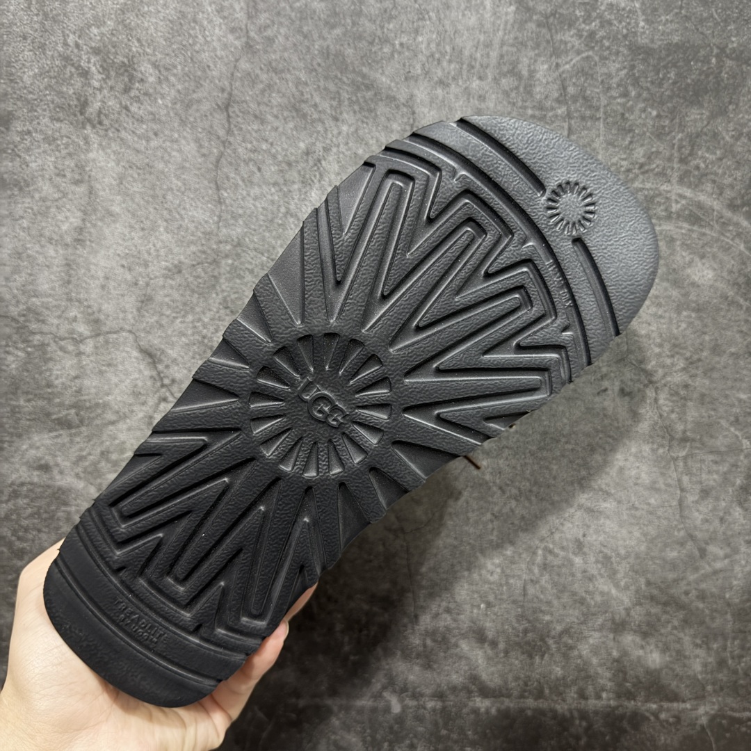 图片[9]-【纯原版】UGG 巴恩风格 复古袋鼠鞋 089-1 来自巴恩风复古美学和都市漫步松弛感，尽显秋日慵懒 穿着袋鼠鞋云游大街小巷 要的就是一种慵懒自在， 文艺复古又不失烟火气息的松弛感 把慢生活，复古元素融合到生活的细节 美拉德配色，鞋带搭配俏皮精怪的珠珠把时尚极限拉满 尺码：36 37 38 39 40-选品中心