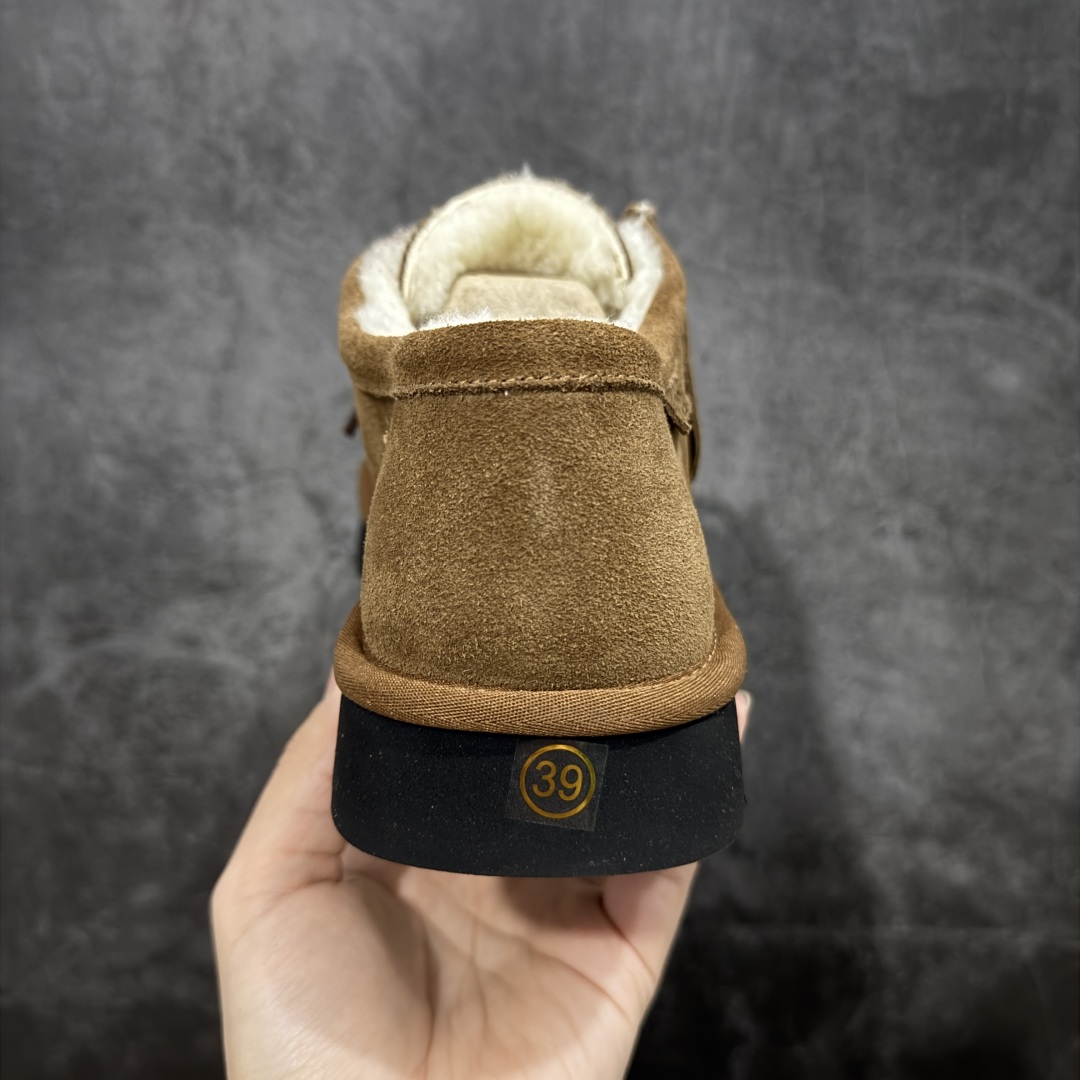 图片[4]-【纯原版】UGG 巴恩风格 复古袋鼠鞋 089-1 来自巴恩风复古美学和都市漫步松弛感，尽显秋日慵懒 穿着袋鼠鞋云游大街小巷 要的就是一种慵懒自在， 文艺复古又不失烟火气息的松弛感 把慢生活，复古元素融合到生活的细节 美拉德配色，鞋带搭配俏皮精怪的珠珠把时尚极限拉满 尺码：36 37 38 39 40-选品中心