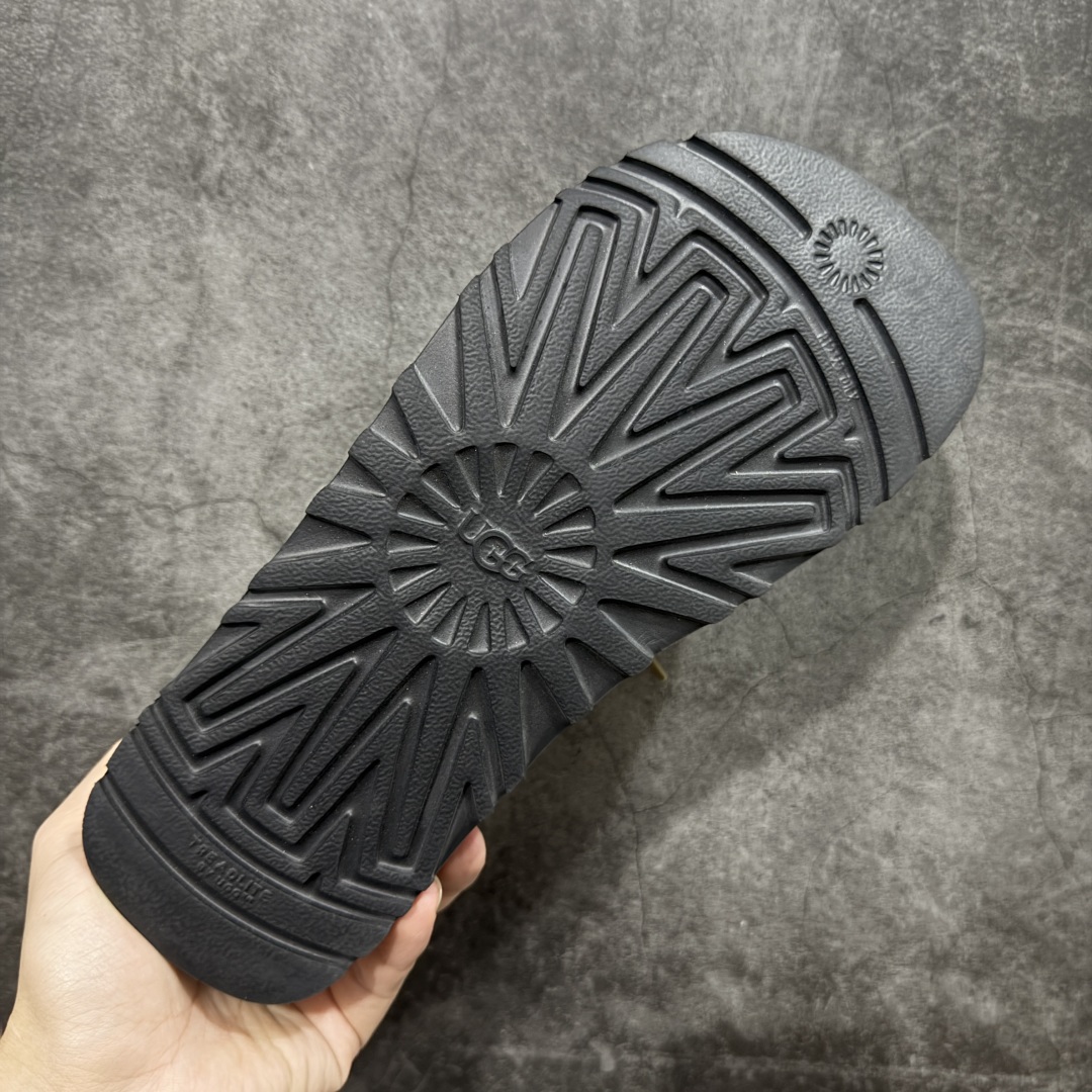 图片[9]-【纯原版】UGG 巴恩风格 复古袋鼠鞋 089-1 来自巴恩风复古美学和都市漫步松弛感，尽显秋日慵懒 穿着袋鼠鞋云游大街小巷 要的就是一种慵懒自在， 文艺复古又不失烟火气息的松弛感 把慢生活，复古元素融合到生活的细节 美拉德配色，鞋带搭配俏皮精怪的珠珠把时尚极限拉满 尺码：36 37 38 39 40-选品中心