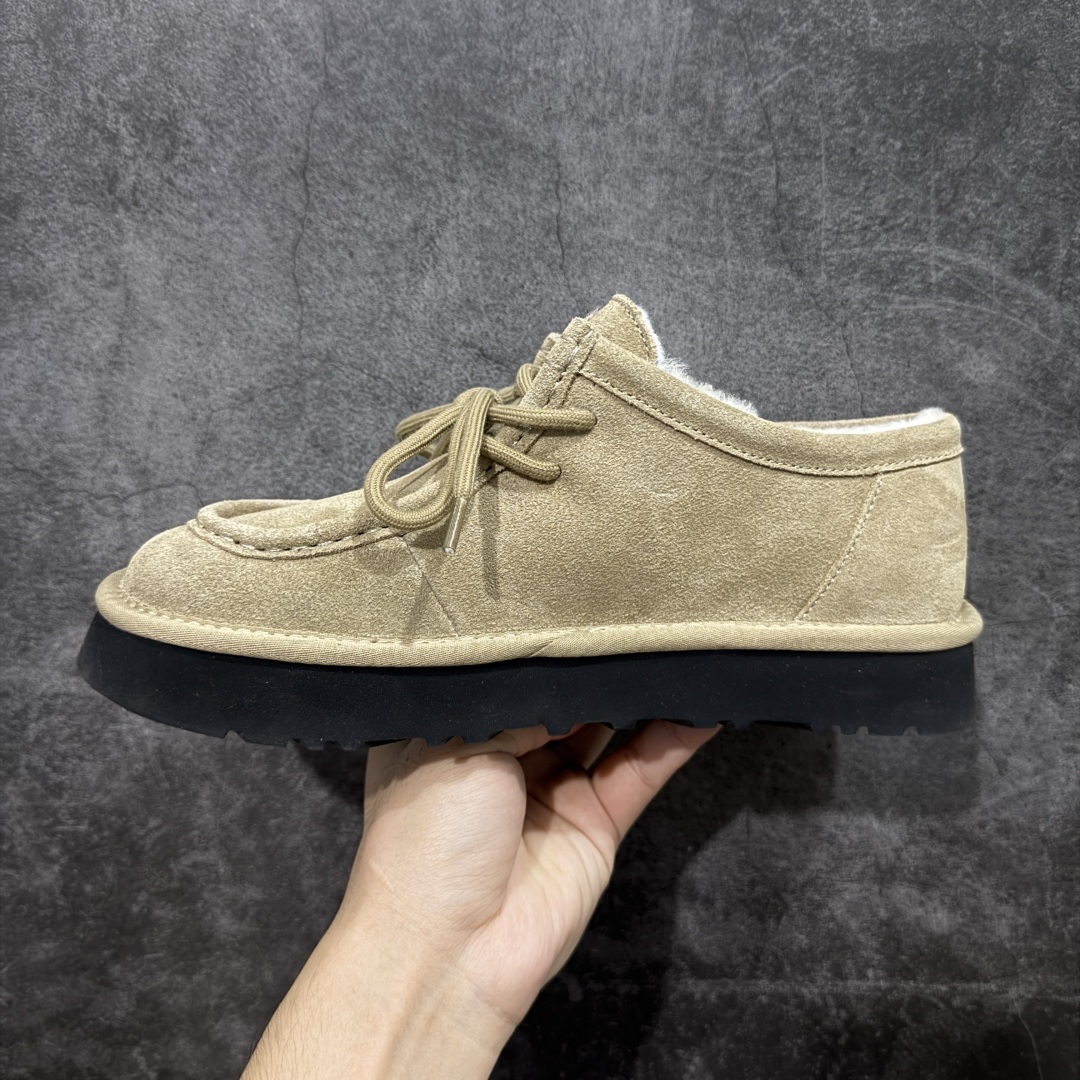 图片[2]-【纯原版】UGG 巴恩风格 复古袋鼠鞋 089-1 来自巴恩风复古美学和都市漫步松弛感，尽显秋日慵懒 穿着袋鼠鞋云游大街小巷 要的就是一种慵懒自在， 文艺复古又不失烟火气息的松弛感 把慢生活，复古元素融合到生活的细节 美拉德配色，鞋带搭配俏皮精怪的珠珠把时尚极限拉满 尺码：36 37 38 39 40-选品中心