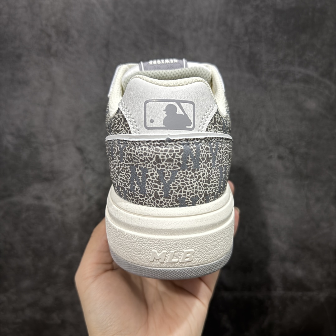 图片[4]-【纯原订单】MLB Chunky Liner Basic NY复古印花学长鞋系列低帮轻量增高厚底百搭休闲运动慢跑鞋板鞋 Korea韩国联名NY美国榄球纽约洋基队限定 市场第一梯队品质 韩国代购版本 MLB专用菱形双针中底布 重点细节中底布带注胶孔 原厂NFC感应吊牌 支持鉴定 一个两位数 原盒原标 全套原楦原纸板原厂数据开发 中韩文保养标贴 绿色防霉片 平台代购专供 独家一比一RB+MD组合大底 高频后跟小人Logo精准对位立体饱满 正确网布加超迁鞋面 转印中底走线紧密 转印Logo工艺表层防刮不掉色 尺码：36 36.5 37.5 38 38.5 39 40 40.5 41 42 42.5 43 44 44.5 45-选品中心