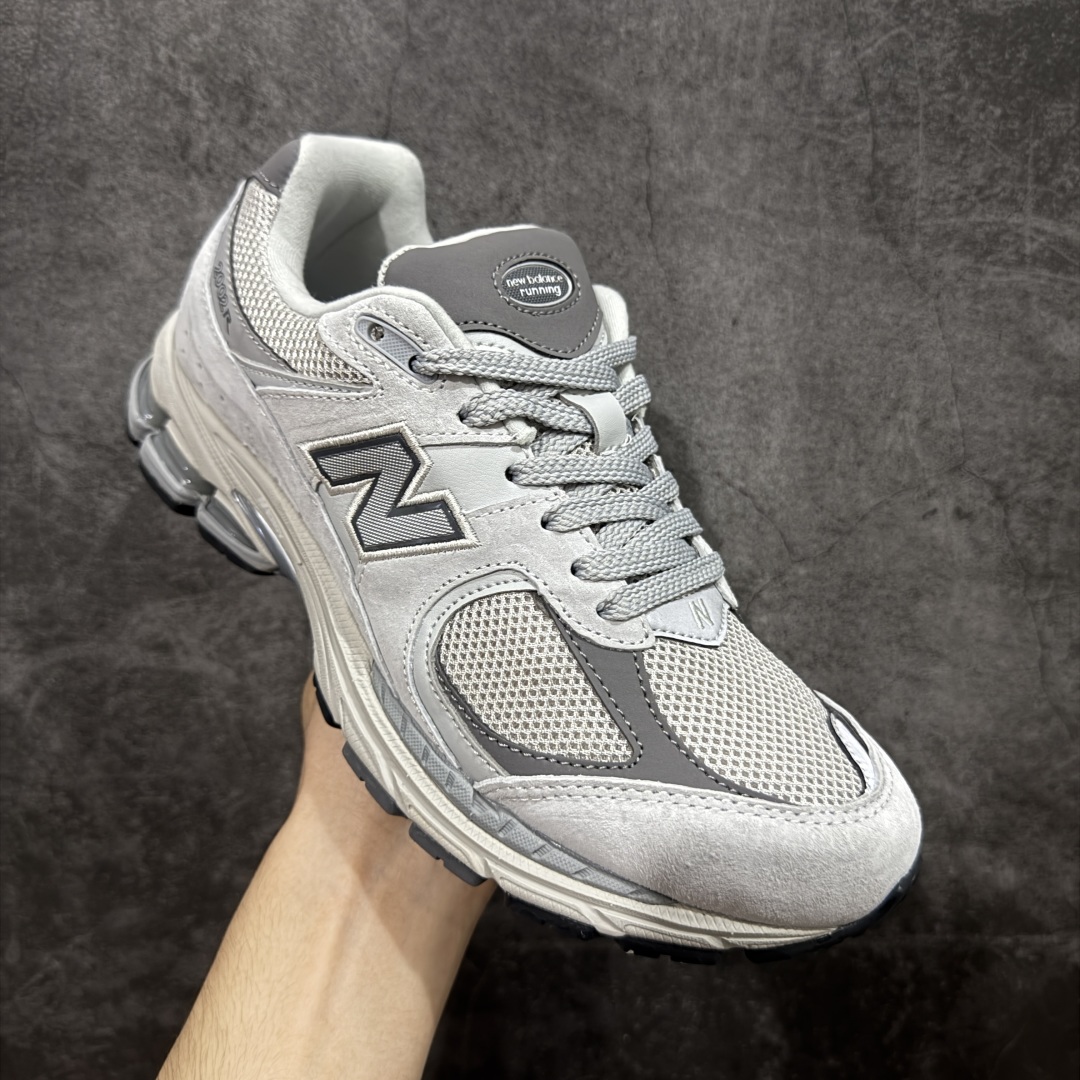 图片[3]-【BC纯原版】New Balance NB2002R系列 ML2002RO 全新版本 东莞大厂出品 市场第一梯队品质 绝对秒杀市场货 完美版型 正确组合大底 价格一步到位‼️ 全套原楦原纸板原厂数据开发 进口三明治网面 原装进口皮料正确绒感卡色 正确中底拉帮中底网布细节 原厂标裁 带紫光防伪 定制后跟透明水晶模块 冲裁组合 大底贴合程度胶水上色把控完美 整洁度挑战全网艺术家 多道序QC把关品质完善 匠心打造 耗时多月开发完成 工艺极其复杂难度可想而知 新开独立私模大底 正确六层组合大底 高端零售专供产物 尺码：36 37 37.5 38 38.5 39 40 40.5 41 42 42.5 43 44 45 46 47.5-选品中心