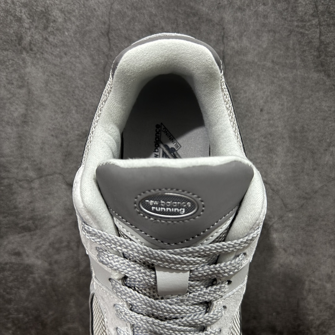 图片[8]-【BC纯原版】New Balance NB2002R系列 ML2002RO 全新版本 东莞大厂出品 市场第一梯队品质 绝对秒杀市场货 完美版型 正确组合大底 价格一步到位‼️ 全套原楦原纸板原厂数据开发 进口三明治网面 原装进口皮料正确绒感卡色 正确中底拉帮中底网布细节 原厂标裁 带紫光防伪 定制后跟透明水晶模块 冲裁组合 大底贴合程度胶水上色把控完美 整洁度挑战全网艺术家 多道序QC把关品质完善 匠心打造 耗时多月开发完成 工艺极其复杂难度可想而知 新开独立私模大底 正确六层组合大底 高端零售专供产物 尺码：36 37 37.5 38 38.5 39 40 40.5 41 42 42.5 43 44 45 46 47.5-选品中心