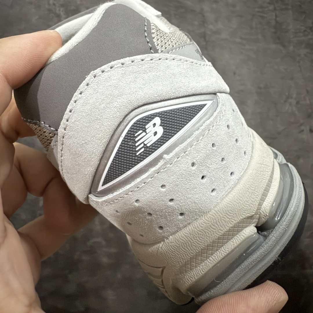 图片[2]-【BC纯原版】New Balance NB2002R系列 ML2002RO 全新版本 东莞大厂出品 市场第一梯队品质 绝对秒杀市场货 完美版型 正确组合大底 价格一步到位‼️ 全套原楦原纸板原厂数据开发 进口三明治网面 原装进口皮料正确绒感卡色 正确中底拉帮中底网布细节 原厂标裁 带紫光防伪 定制后跟透明水晶模块 冲裁组合 大底贴合程度胶水上色把控完美 整洁度挑战全网艺术家 多道序QC把关品质完善 匠心打造 耗时多月开发完成 工艺极其复杂难度可想而知 新开独立私模大底 正确六层组合大底 高端零售专供产物 尺码：36 37 37.5 38 38.5 39 40 40.5 41 42 42.5 43 44 45 46 47.5-选品中心