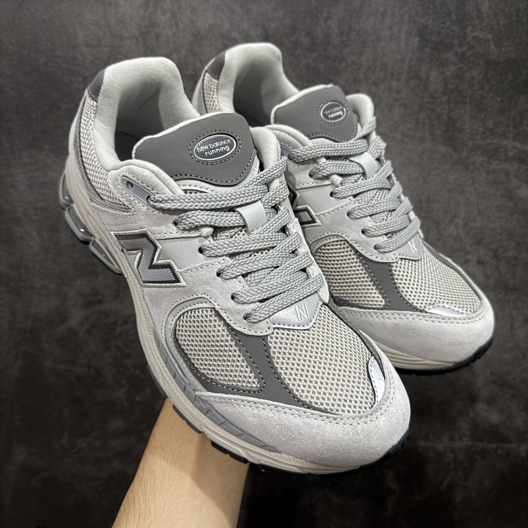 【BC纯原版】New Balance NB2002R系列 ML2002RO 全新版本 东莞大厂出品 市场第一梯队品质 绝对秒杀市场货 完美版型 正确组合大底 价格一步到位‼️ 全套原楦原纸板原厂数据开发 进口三明治网面 原装进口皮料正确绒感卡色 正确中底拉帮中底网布细节 原厂标裁 带紫光防伪 定制后跟透明水晶模块 冲裁组合 大底贴合程度胶水上色把控完美 整洁度挑战全网艺术家 多道序QC把关品质完善 匠心打造 耗时多月开发完成 工艺极其复杂难度可想而知 新开独立私模大底 正确六层组合大底 高端零售专供产物 尺码：36 37 37.5 38 38.5 39 40 40.5 41 42 42.5 43 44 45 46 47.5-选品中心