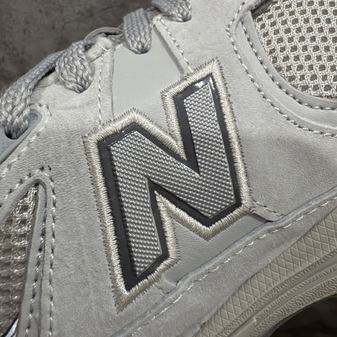 图片[4]-【BC纯原版】New Balance NB2002R系列 ML2002RO 全新版本 东莞大厂出品 市场第一梯队品质 绝对秒杀市场货 完美版型 正确组合大底 价格一步到位‼️ 全套原楦原纸板原厂数据开发 进口三明治网面 原装进口皮料正确绒感卡色 正确中底拉帮中底网布细节 原厂标裁 带紫光防伪 定制后跟透明水晶模块 冲裁组合 大底贴合程度胶水上色把控完美 整洁度挑战全网艺术家 多道序QC把关品质完善 匠心打造 耗时多月开发完成 工艺极其复杂难度可想而知 新开独立私模大底 正确六层组合大底 高端零售专供产物 尺码：36 37 37.5 38 38.5 39 40 40.5 41 42 42.5 43 44 45 46 47.5-选品中心