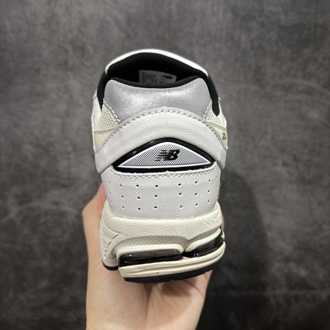 图片[4]-【BC纯原版】New Balance NB2002R系列 ML2002RQ 全新版本 东莞大厂出品 市场第一梯队品质 绝对秒杀市场货 完美版型 正确组合大底 价格一步到位‼️ 全套原楦原纸板原厂数据开发 进口三明治网面 原装进口皮料正确绒感卡色 正确中底拉帮中底网布细节 原厂标裁 带紫光防伪 定制后跟透明水晶模块 冲裁组合 大底贴合程度胶水上色把控完美 整洁度挑战全网艺术家 多道序QC把关品质完善 匠心打造 耗时多月开发完成 工艺极其复杂难度可想而知 新开独立私模大底 正确六层组合大底 高端零售专供产物 尺码：36 37 37.5 38 38.5 39 40 40.5 41 42 42.5 43 44 45 46 47.5-选品中心