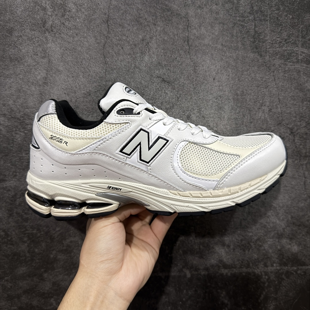 【BC纯原版】New Balance NB2002R系列 ML2002RQ 全新版本 东莞大厂出品 市场第一梯队品质 绝对秒杀市场货 完美版型 正确组合大底 价格一步到位‼️ 全套原楦原纸板原厂数据开发 进口三明治网面 原装进口皮料正确绒感卡色 正确中底拉帮中底网布细节 原厂标裁 带紫光防伪 定制后跟透明水晶模块 冲裁组合 大底贴合程度胶水上色把控完美 整洁度挑战全网艺术家 多道序QC把关品质完善 匠心打造 耗时多月开发完成 工艺极其复杂难度可想而知 新开独立私模大底 正确六层组合大底 高端零售专供产物 尺码：36 37 37.5 38 38.5 39 40 40.5 41 42 42.5 43 44 45 46 47.5-选品中心