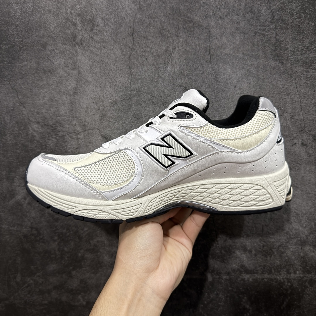 图片[2]-【BC纯原版】New Balance NB2002R系列 ML2002RQ 全新版本 东莞大厂出品 市场第一梯队品质 绝对秒杀市场货 完美版型 正确组合大底 价格一步到位‼️ 全套原楦原纸板原厂数据开发 进口三明治网面 原装进口皮料正确绒感卡色 正确中底拉帮中底网布细节 原厂标裁 带紫光防伪 定制后跟透明水晶模块 冲裁组合 大底贴合程度胶水上色把控完美 整洁度挑战全网艺术家 多道序QC把关品质完善 匠心打造 耗时多月开发完成 工艺极其复杂难度可想而知 新开独立私模大底 正确六层组合大底 高端零售专供产物 尺码：36 37 37.5 38 38.5 39 40 40.5 41 42 42.5 43 44 45 46 47.5-选品中心