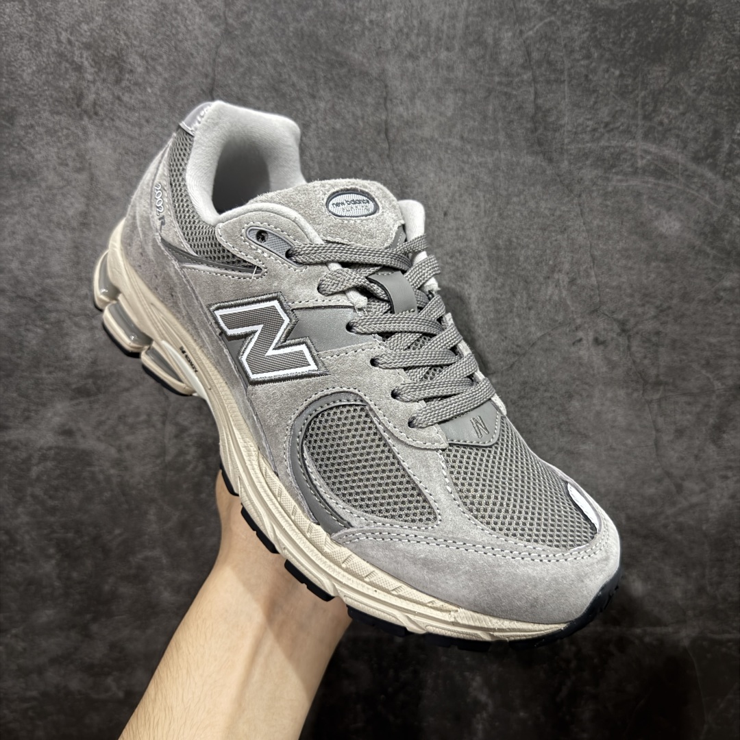 图片[3]-【BC纯原版】New Balance NB2002R系列 ML2002RC 全新版本 东莞大厂出品 市场第一梯队品质 绝对秒杀市场货 完美版型 正确组合大底 价格一步到位‼️ 全套原楦原纸板原厂数据开发 进口三明治网面 原装进口皮料正确绒感卡色 正确中底拉帮中底网布细节 原厂标裁 带紫光防伪 定制后跟透明水晶模块 冲裁组合 大底贴合程度胶水上色把控完美 整洁度挑战全网艺术家 多道序QC把关品质完善 匠心打造 耗时多月开发完成 工艺极其复杂难度可想而知 新开独立私模大底 正确六层组合大底 高端零售专供产物 尺码：36 37 37.5 38 38.5 39 40 40.5 41 42 42.5 43 44 45 46 47.5-选品中心