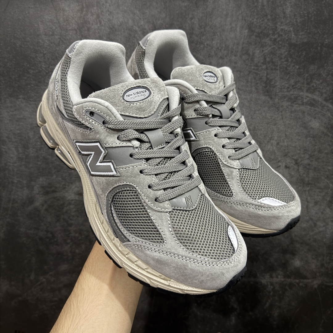 【BC纯原版】New Balance NB2002R系列 ML2002RC 全新版本 东莞大厂出品 市场第一梯队品质 绝对秒杀市场货 完美版型 正确组合大底 价格一步到位‼️ 全套原楦原纸板原厂数据开发 进口三明治网面 原装进口皮料正确绒感卡色 正确中底拉帮中底网布细节 原厂标裁 带紫光防伪 定制后跟透明水晶模块 冲裁组合 大底贴合程度胶水上色把控完美 整洁度挑战全网艺术家 多道序QC把关品质完善 匠心打造 耗时多月开发完成 工艺极其复杂难度可想而知 新开独立私模大底 正确六层组合大底 高端零售专供产物 尺码：36 37 37.5 38 38.5 39 40 40.5 41 42 42.5 43 44 45 46 47.5-选品中心