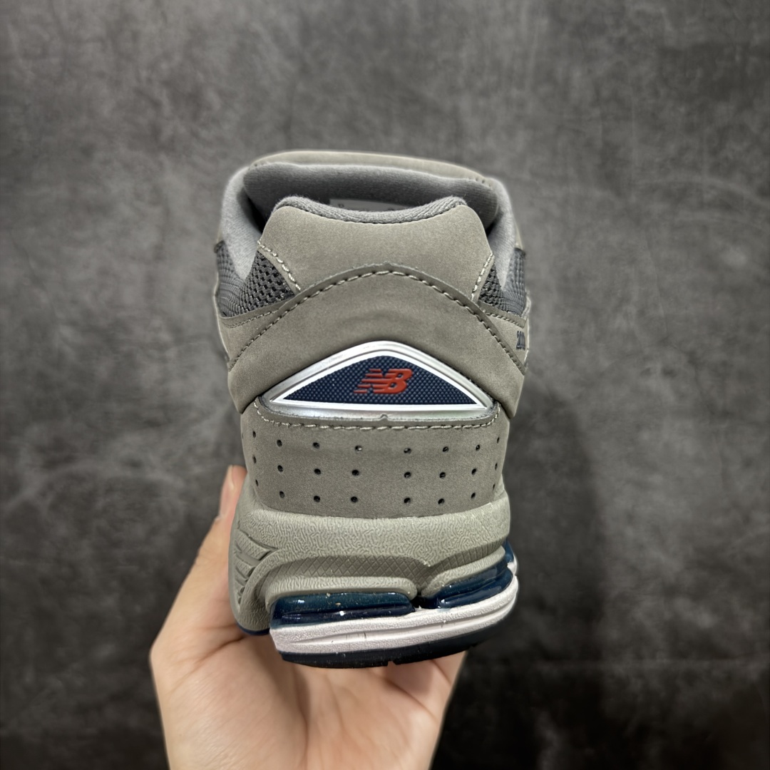 图片[4]-【BC纯原版】New Balance NB2002R系列 ML2002RA 全新版本 东莞大厂出品 市场第一梯队品质 绝对秒杀市场货 完美版型 正确组合大底 价格一步到位‼️ 全套原楦原纸板原厂数据开发 进口三明治网面 原装进口皮料正确绒感卡色 正确中底拉帮中底网布细节 原厂标裁 带紫光防伪 定制后跟透明水晶模块 冲裁组合 大底贴合程度胶水上色把控完美 整洁度挑战全网艺术家 多道序QC把关品质完善 匠心打造 耗时多月开发完成 工艺极其复杂难度可想而知 新开独立私模大底 正确六层组合大底 高端零售专供产物 尺码：36 37 37.5 38 38.5 39 40 40.5 41 42 42.5 43 44 45 46 47.5-选品中心