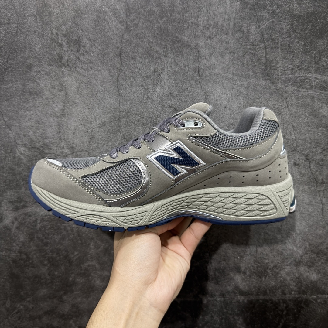 图片[2]-【BC纯原版】New Balance NB2002R系列 ML2002RA 全新版本 东莞大厂出品 市场第一梯队品质 绝对秒杀市场货 完美版型 正确组合大底 价格一步到位‼️ 全套原楦原纸板原厂数据开发 进口三明治网面 原装进口皮料正确绒感卡色 正确中底拉帮中底网布细节 原厂标裁 带紫光防伪 定制后跟透明水晶模块 冲裁组合 大底贴合程度胶水上色把控完美 整洁度挑战全网艺术家 多道序QC把关品质完善 匠心打造 耗时多月开发完成 工艺极其复杂难度可想而知 新开独立私模大底 正确六层组合大底 高端零售专供产物 尺码：36 37 37.5 38 38.5 39 40 40.5 41 42 42.5 43 44 45 46 47.5-选品中心
