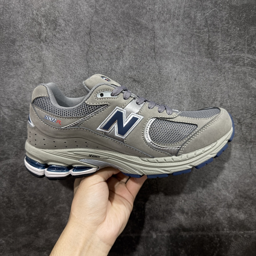 【BC纯原版】New Balance NB2002R系列 ML2002RA 全新版本 东莞大厂出品 市场第一梯队品质 绝对秒杀市场货 完美版型 正确组合大底 价格一步到位‼️ 全套原楦原纸板原厂数据开发 进口三明治网面 原装进口皮料正确绒感卡色 正确中底拉帮中底网布细节 原厂标裁 带紫光防伪 定制后跟透明水晶模块 冲裁组合 大底贴合程度胶水上色把控完美 整洁度挑战全网艺术家 多道序QC把关品质完善 匠心打造 耗时多月开发完成 工艺极其复杂难度可想而知 新开独立私模大底 正确六层组合大底 高端零售专供产物 尺码：36 37 37.5 38 38.5 39 40 40.5 41 42 42.5 43 44 45 46 47.5-选品中心