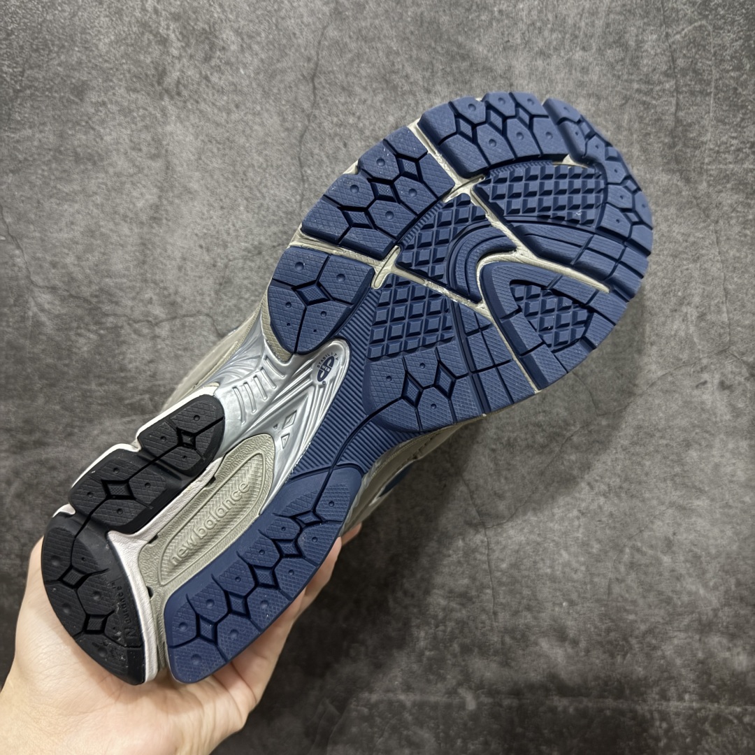 图片[9]-【BC纯原版】New Balance NB2002R系列 ML2002RA 全新版本 东莞大厂出品 市场第一梯队品质 绝对秒杀市场货 完美版型 正确组合大底 价格一步到位‼️ 全套原楦原纸板原厂数据开发 进口三明治网面 原装进口皮料正确绒感卡色 正确中底拉帮中底网布细节 原厂标裁 带紫光防伪 定制后跟透明水晶模块 冲裁组合 大底贴合程度胶水上色把控完美 整洁度挑战全网艺术家 多道序QC把关品质完善 匠心打造 耗时多月开发完成 工艺极其复杂难度可想而知 新开独立私模大底 正确六层组合大底 高端零售专供产物 尺码：36 37 37.5 38 38.5 39 40 40.5 41 42 42.5 43 44 45 46 47.5-选品中心