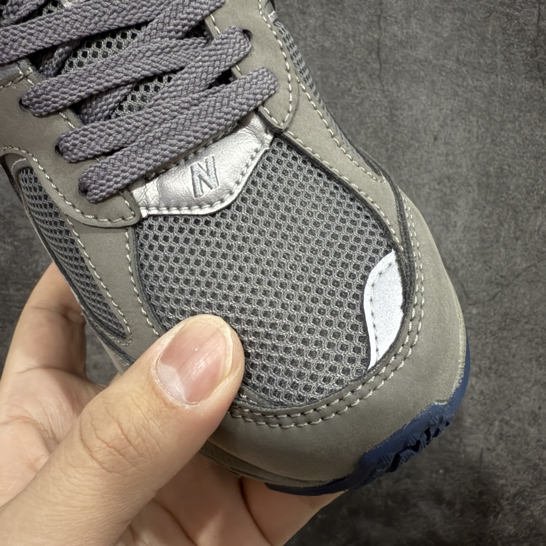 图片[6]-【BC纯原版】New Balance NB2002R系列 ML2002RA 全新版本 东莞大厂出品 市场第一梯队品质 绝对秒杀市场货 完美版型 正确组合大底 价格一步到位‼️ 全套原楦原纸板原厂数据开发 进口三明治网面 原装进口皮料正确绒感卡色 正确中底拉帮中底网布细节 原厂标裁 带紫光防伪 定制后跟透明水晶模块 冲裁组合 大底贴合程度胶水上色把控完美 整洁度挑战全网艺术家 多道序QC把关品质完善 匠心打造 耗时多月开发完成 工艺极其复杂难度可想而知 新开独立私模大底 正确六层组合大底 高端零售专供产物 尺码：36 37 37.5 38 38.5 39 40 40.5 41 42 42.5 43 44 45 46 47.5-选品中心