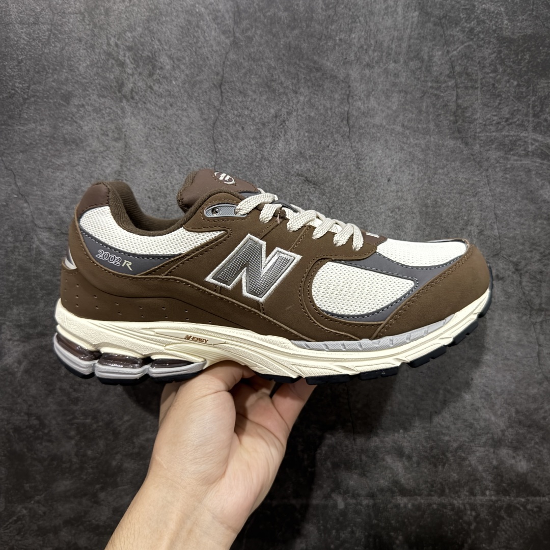 【BC纯原版】New Balance NB2002R系列 M2002RHS 全新版本 东莞大厂出品 市场第一梯队品质 绝对秒杀市场货 完美版型 正确组合大底 价格一步到位‼️ 全套原楦原纸板原厂数据开发 进口三明治网面 原装进口皮料正确绒感卡色 正确中底拉帮中底网布细节 原厂标裁 带紫光防伪 定制后跟透明水晶模块 冲裁组合 大底贴合程度胶水上色把控完美 整洁度挑战全网艺术家 多道序QC把关品质完善 匠心打造 耗时多月开发完成 工艺极其复杂难度可想而知 新开独立私模大底 正确六层组合大底 高端零售专供产物 尺码：36 37 37.5 38 38.5 39 40 40.5 41 42 42.5 43 44 45 46 47.5-选品中心