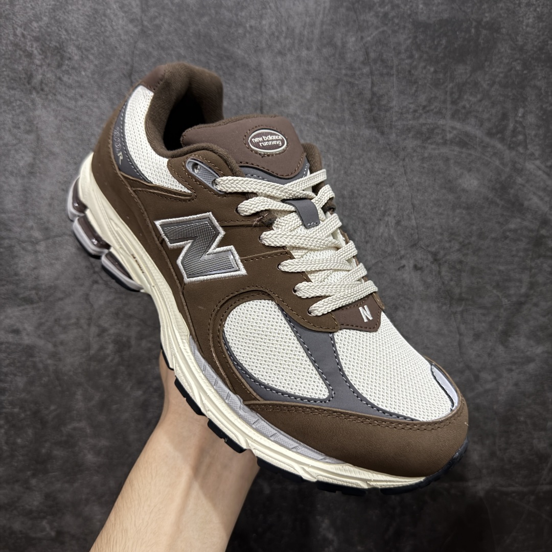 图片[3]-【BC纯原版】New Balance NB2002R系列 M2002RHS 全新版本 东莞大厂出品 市场第一梯队品质 绝对秒杀市场货 完美版型 正确组合大底 价格一步到位‼️ 全套原楦原纸板原厂数据开发 进口三明治网面 原装进口皮料正确绒感卡色 正确中底拉帮中底网布细节 原厂标裁 带紫光防伪 定制后跟透明水晶模块 冲裁组合 大底贴合程度胶水上色把控完美 整洁度挑战全网艺术家 多道序QC把关品质完善 匠心打造 耗时多月开发完成 工艺极其复杂难度可想而知 新开独立私模大底 正确六层组合大底 高端零售专供产物 尺码：36 37 37.5 38 38.5 39 40 40.5 41 42 42.5 43 44 45 46 47.5-选品中心