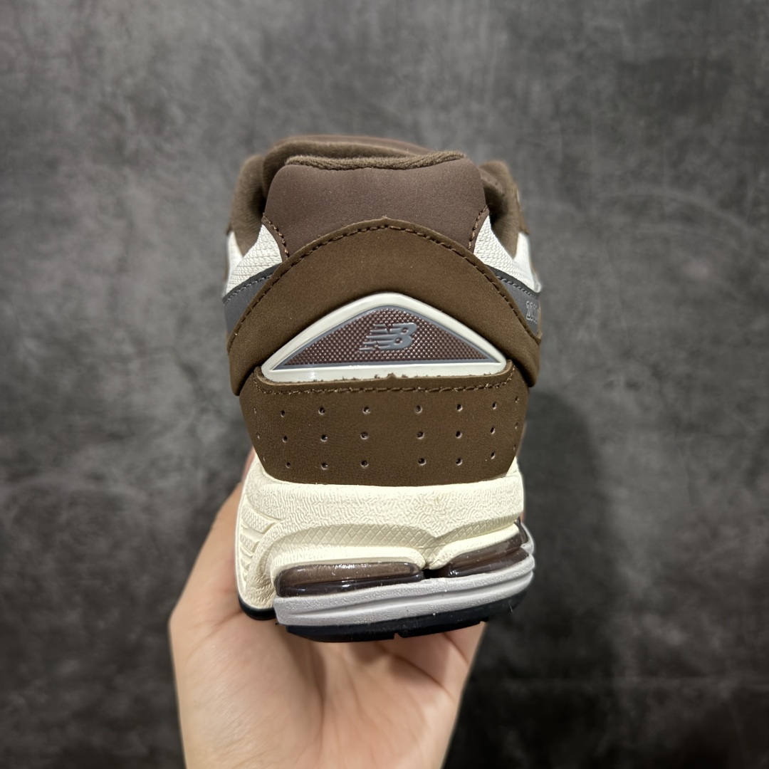 图片[4]-【BC纯原版】New Balance NB2002R系列 M2002RHS 全新版本 东莞大厂出品 市场第一梯队品质 绝对秒杀市场货 完美版型 正确组合大底 价格一步到位‼️ 全套原楦原纸板原厂数据开发 进口三明治网面 原装进口皮料正确绒感卡色 正确中底拉帮中底网布细节 原厂标裁 带紫光防伪 定制后跟透明水晶模块 冲裁组合 大底贴合程度胶水上色把控完美 整洁度挑战全网艺术家 多道序QC把关品质完善 匠心打造 耗时多月开发完成 工艺极其复杂难度可想而知 新开独立私模大底 正确六层组合大底 高端零售专供产物 尺码：36 37 37.5 38 38.5 39 40 40.5 41 42 42.5 43 44 45 46 47.5-选品中心