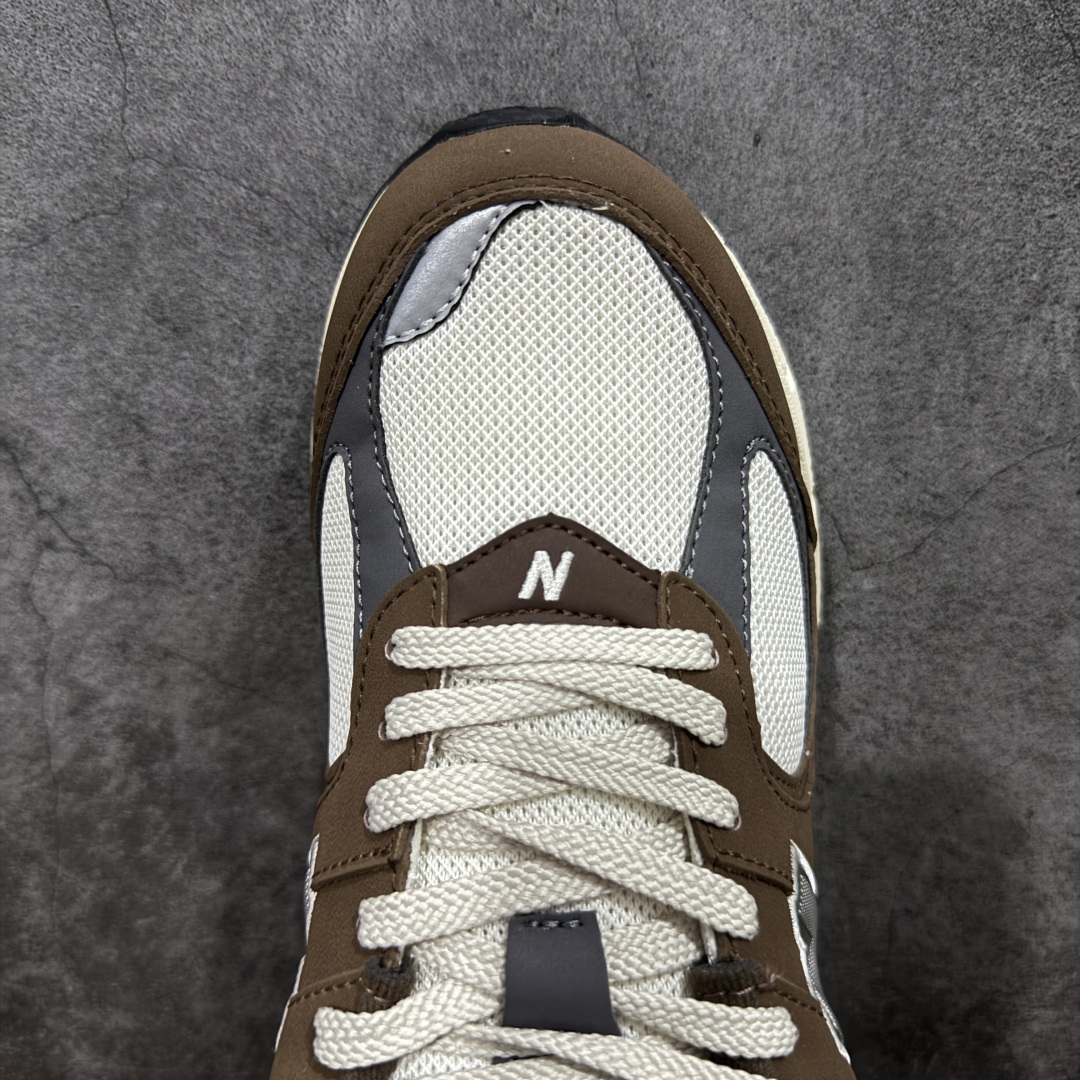 图片[5]-【BC纯原版】New Balance NB2002R系列 M2002RHS 全新版本 东莞大厂出品 市场第一梯队品质 绝对秒杀市场货 完美版型 正确组合大底 价格一步到位‼️ 全套原楦原纸板原厂数据开发 进口三明治网面 原装进口皮料正确绒感卡色 正确中底拉帮中底网布细节 原厂标裁 带紫光防伪 定制后跟透明水晶模块 冲裁组合 大底贴合程度胶水上色把控完美 整洁度挑战全网艺术家 多道序QC把关品质完善 匠心打造 耗时多月开发完成 工艺极其复杂难度可想而知 新开独立私模大底 正确六层组合大底 高端零售专供产物 尺码：36 37 37.5 38 38.5 39 40 40.5 41 42 42.5 43 44 45 46 47.5-选品中心