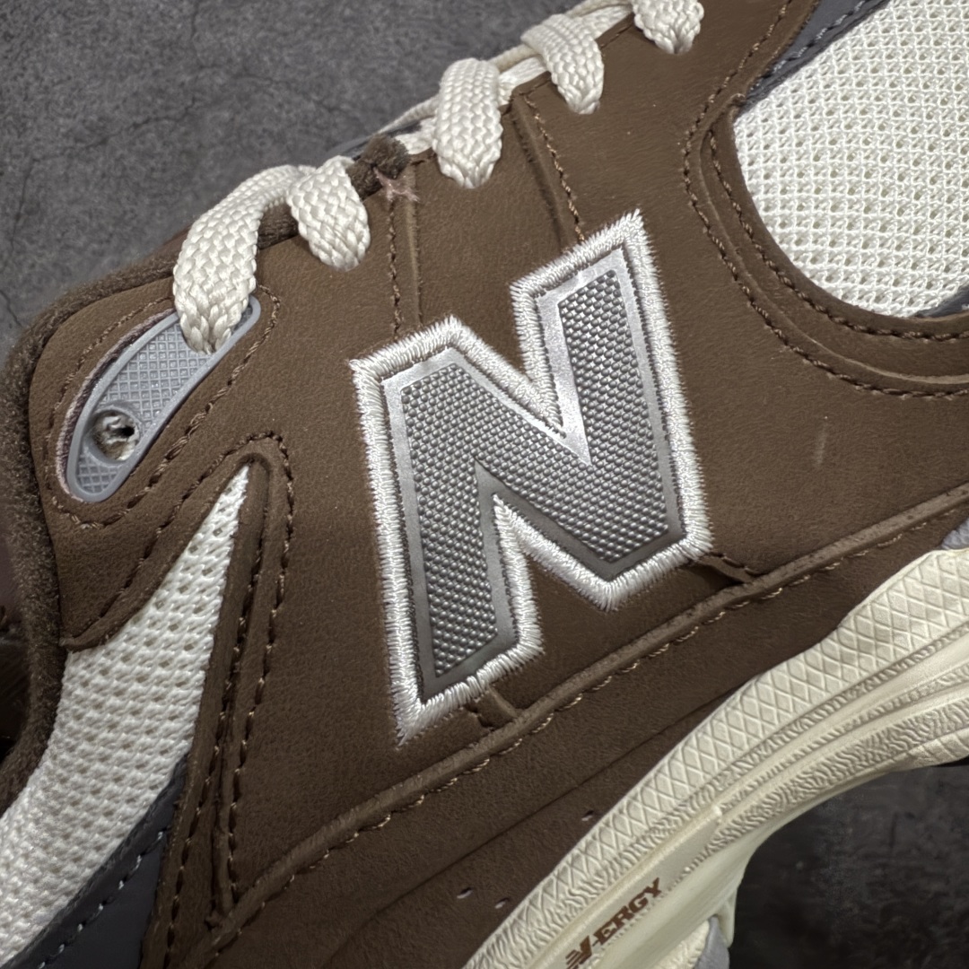 图片[4]-【BC纯原版】New Balance NB2002R系列 M2002RHS 全新版本 东莞大厂出品 市场第一梯队品质 绝对秒杀市场货 完美版型 正确组合大底 价格一步到位‼️ 全套原楦原纸板原厂数据开发 进口三明治网面 原装进口皮料正确绒感卡色 正确中底拉帮中底网布细节 原厂标裁 带紫光防伪 定制后跟透明水晶模块 冲裁组合 大底贴合程度胶水上色把控完美 整洁度挑战全网艺术家 多道序QC把关品质完善 匠心打造 耗时多月开发完成 工艺极其复杂难度可想而知 新开独立私模大底 正确六层组合大底 高端零售专供产物 尺码：36 37 37.5 38 38.5 39 40 40.5 41 42 42.5 43 44 45 46 47.5-选品中心