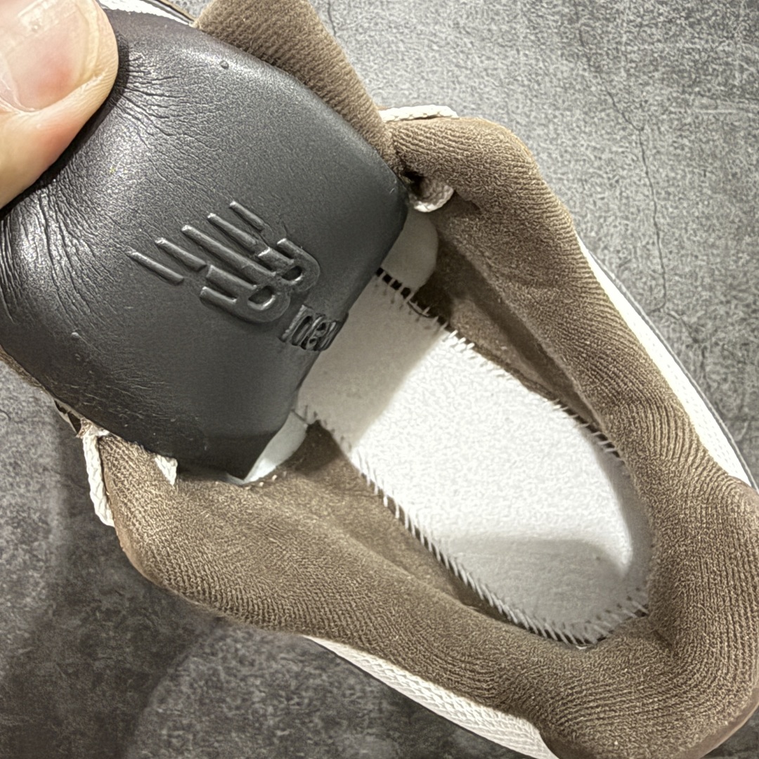 图片[9]-【BC纯原版】New Balance NB2002R系列 M2002RHS 全新版本 东莞大厂出品 市场第一梯队品质 绝对秒杀市场货 完美版型 正确组合大底 价格一步到位‼️ 全套原楦原纸板原厂数据开发 进口三明治网面 原装进口皮料正确绒感卡色 正确中底拉帮中底网布细节 原厂标裁 带紫光防伪 定制后跟透明水晶模块 冲裁组合 大底贴合程度胶水上色把控完美 整洁度挑战全网艺术家 多道序QC把关品质完善 匠心打造 耗时多月开发完成 工艺极其复杂难度可想而知 新开独立私模大底 正确六层组合大底 高端零售专供产物 尺码：36 37 37.5 38 38.5 39 40 40.5 41 42 42.5 43 44 45 46 47.5-选品中心