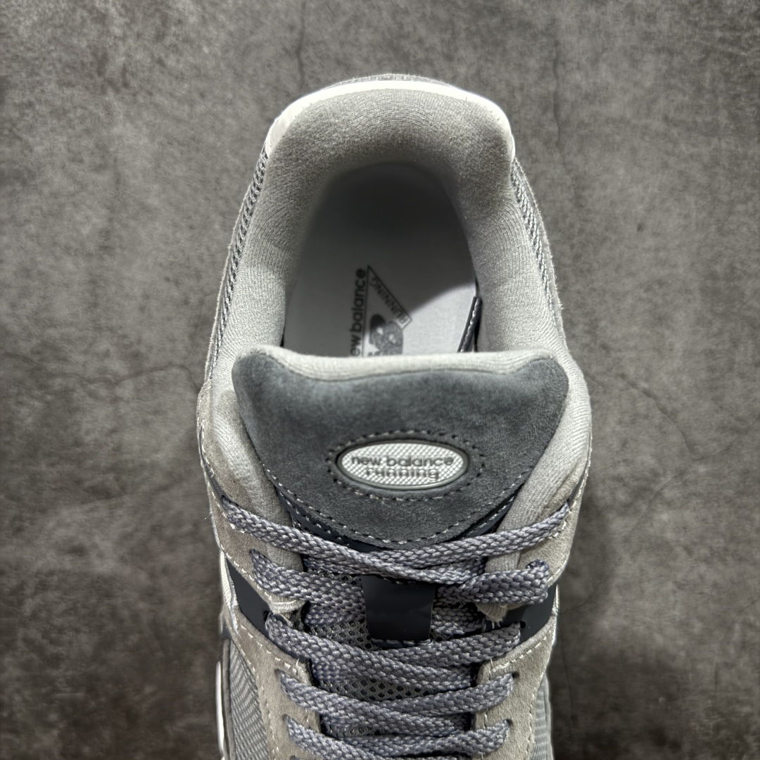 图片[8]-【BC纯原版】New Balance NB2002R系列 M2002RST 全新版本 东莞大厂出品 市场第一梯队品质 绝对秒杀市场货 完美版型 正确组合大底 价格一步到位‼️ 全套原楦原纸板原厂数据开发 进口三明治网面 原装进口皮料正确绒感卡色 正确中底拉帮中底网布细节 原厂标裁 带紫光防伪 定制后跟透明水晶模块 冲裁组合 大底贴合程度胶水上色把控完美 整洁度挑战全网艺术家 多道序QC把关品质完善 匠心打造 耗时多月开发完成 工艺极其复杂难度可想而知 新开独立私模大底 正确六层组合大底 高端零售专供产物 尺码：36 37 37.5 38 38.5 39 40 40.5 41 42 42.5 43 44 45 46 47.5-选品中心