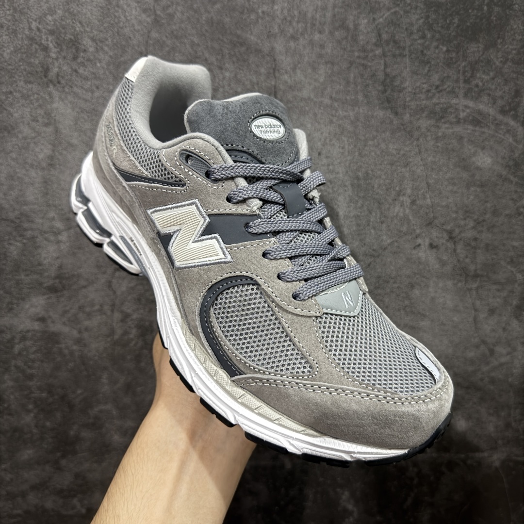 图片[3]-【BC纯原版】New Balance NB2002R系列 M2002RST 全新版本 东莞大厂出品 市场第一梯队品质 绝对秒杀市场货 完美版型 正确组合大底 价格一步到位‼️ 全套原楦原纸板原厂数据开发 进口三明治网面 原装进口皮料正确绒感卡色 正确中底拉帮中底网布细节 原厂标裁 带紫光防伪 定制后跟透明水晶模块 冲裁组合 大底贴合程度胶水上色把控完美 整洁度挑战全网艺术家 多道序QC把关品质完善 匠心打造 耗时多月开发完成 工艺极其复杂难度可想而知 新开独立私模大底 正确六层组合大底 高端零售专供产物 尺码：36 37 37.5 38 38.5 39 40 40.5 41 42 42.5 43 44 45 46 47.5-选品中心