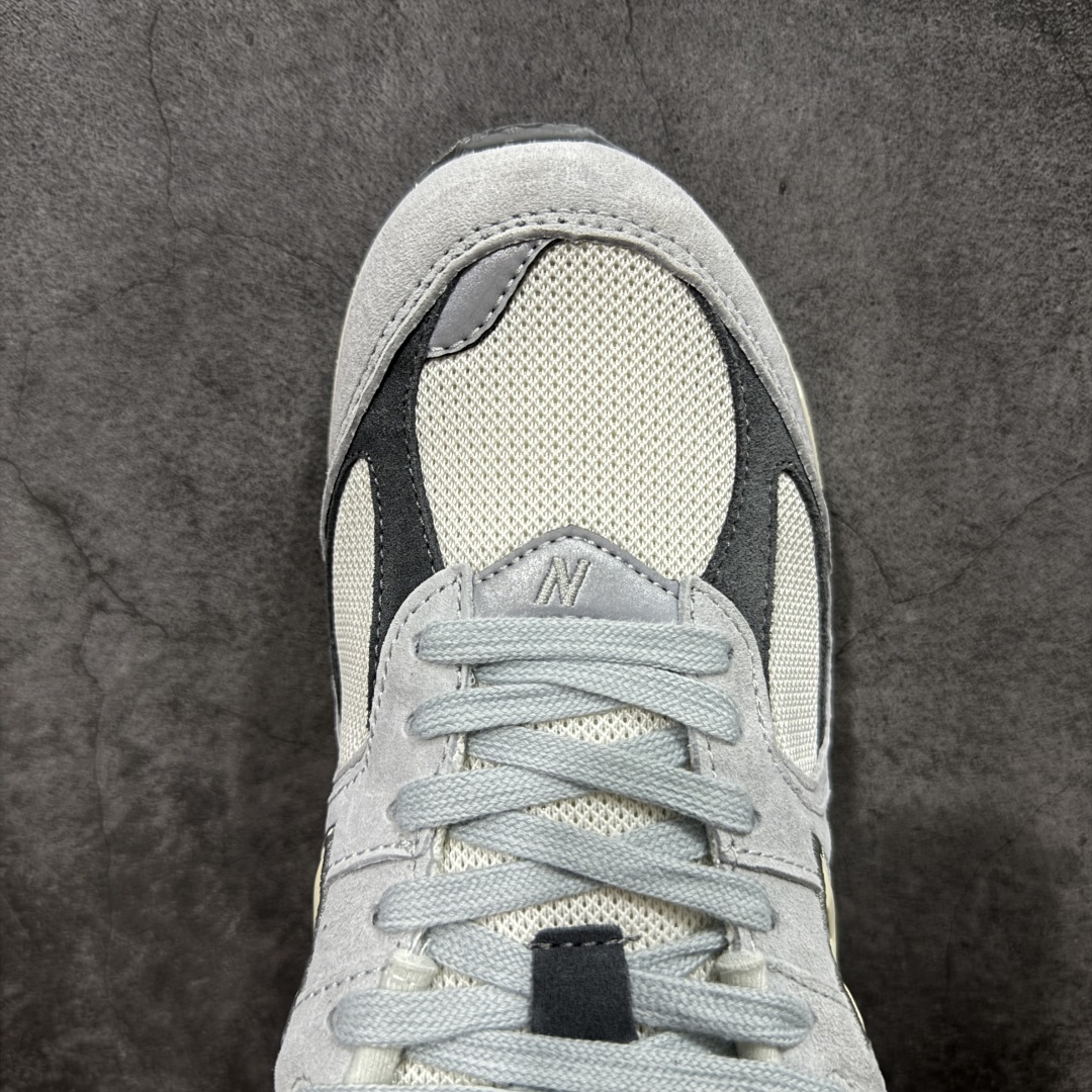 图片[5]-【BC纯原版】New Balance NB2002R系列 M2002RLN 全新版本 东莞大厂出品 市场第一梯队品质 绝对秒杀市场货 完美版型 正确组合大底 价格一步到位‼️ 全套原楦原纸板原厂数据开发 进口三明治网面 原装进口皮料正确绒感卡色 正确中底拉帮中底网布细节 原厂标裁 带紫光防伪 定制后跟透明水晶模块 冲裁组合 大底贴合程度胶水上色把控完美 整洁度挑战全网艺术家 多道序QC把关品质完善 匠心打造 耗时多月开发完成 工艺极其复杂难度可想而知 新开独立私模大底 正确六层组合大底 高端零售专供产物 尺码：36 37 37.5 38 38.5 39 40 40.5 41 42 42.5 43 44 45 46 47.5-选品中心