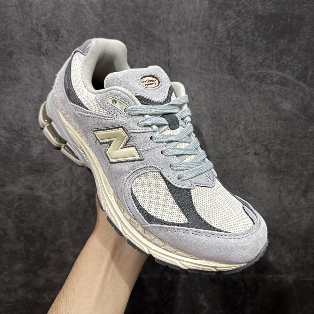 图片[3]-【BC纯原版】New Balance NB2002R系列 M2002RLN 全新版本 东莞大厂出品 市场第一梯队品质 绝对秒杀市场货 完美版型 正确组合大底 价格一步到位‼️ 全套原楦原纸板原厂数据开发 进口三明治网面 原装进口皮料正确绒感卡色 正确中底拉帮中底网布细节 原厂标裁 带紫光防伪 定制后跟透明水晶模块 冲裁组合 大底贴合程度胶水上色把控完美 整洁度挑战全网艺术家 多道序QC把关品质完善 匠心打造 耗时多月开发完成 工艺极其复杂难度可想而知 新开独立私模大底 正确六层组合大底 高端零售专供产物 尺码：36 37 37.5 38 38.5 39 40 40.5 41 42 42.5 43 44 45 46 47.5-选品中心