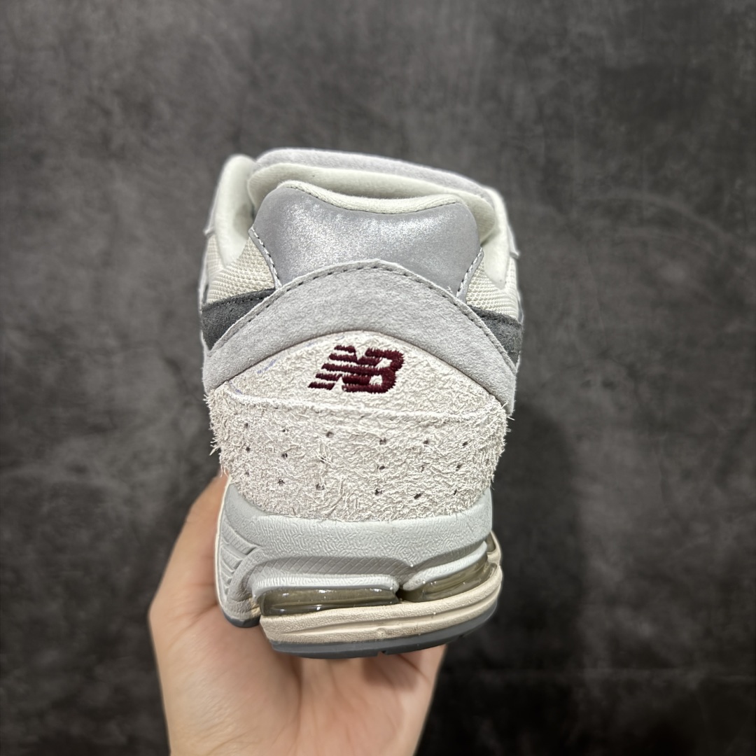 图片[4]-【BC纯原版】New Balance NB2002R系列 M2002RLN 全新版本 东莞大厂出品 市场第一梯队品质 绝对秒杀市场货 完美版型 正确组合大底 价格一步到位‼️ 全套原楦原纸板原厂数据开发 进口三明治网面 原装进口皮料正确绒感卡色 正确中底拉帮中底网布细节 原厂标裁 带紫光防伪 定制后跟透明水晶模块 冲裁组合 大底贴合程度胶水上色把控完美 整洁度挑战全网艺术家 多道序QC把关品质完善 匠心打造 耗时多月开发完成 工艺极其复杂难度可想而知 新开独立私模大底 正确六层组合大底 高端零售专供产物 尺码：36 37 37.5 38 38.5 39 40 40.5 41 42 42.5 43 44 45 46 47.5-选品中心