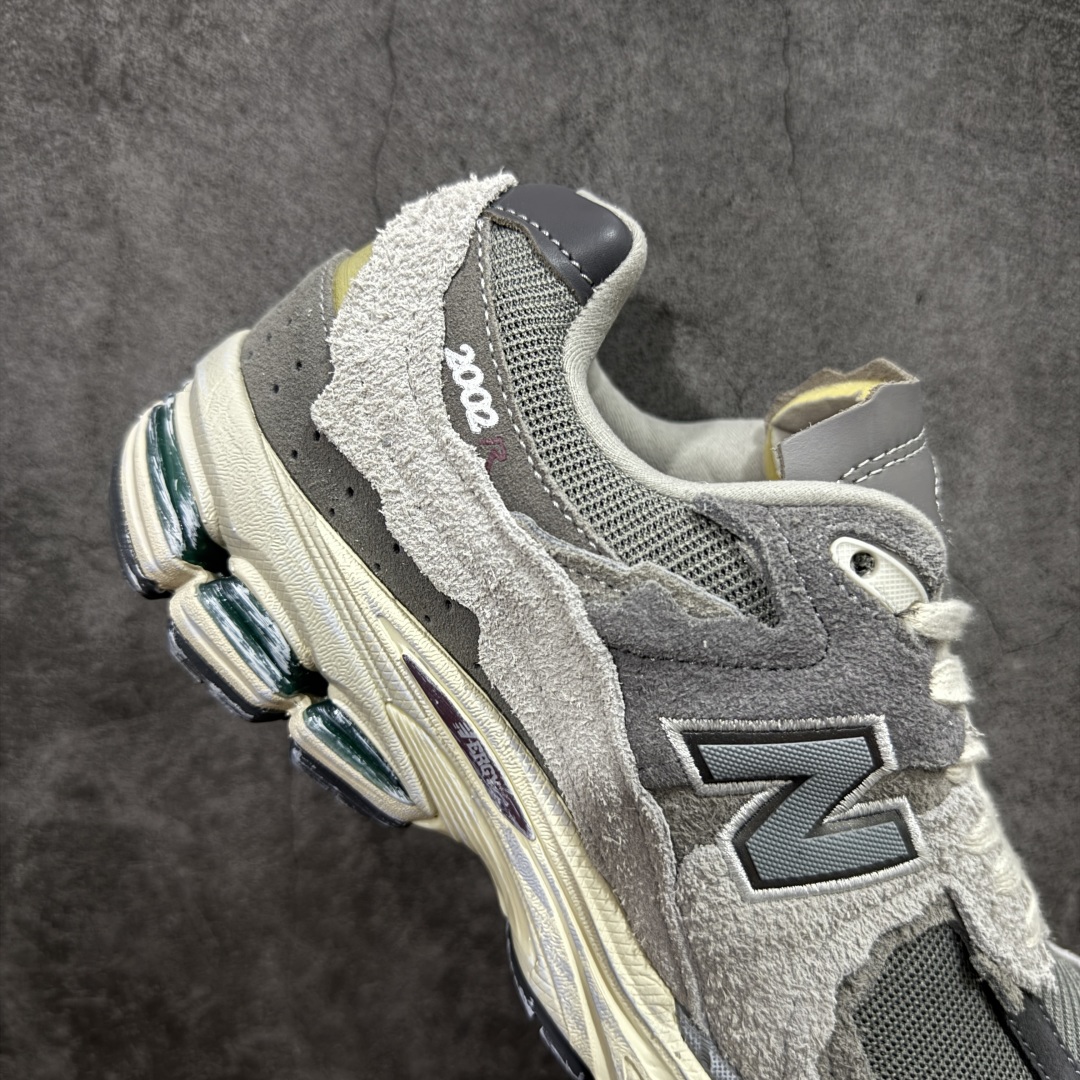 图片[7]-【BC纯原版】New Balance NB2002R系列 M2002RDA 全新版本 东莞大厂出品 市场第一梯队品质 绝对秒杀市场货 完美版型 正确组合大底 价格一步到位‼️ 全套原楦原纸板原厂数据开发 进口三明治网面 原装进口皮料正确绒感卡色 正确中底拉帮中底网布细节 原厂标裁 带紫光防伪 定制后跟透明水晶模块 冲裁组合 大底贴合程度胶水上色把控完美 整洁度挑战全网艺术家 多道序QC把关品质完善 匠心打造 耗时多月开发完成 工艺极其复杂难度可想而知 新开独立私模大底 正确六层组合大底 高端零售专供产物 尺码：36 37 37.5 38 38.5 39 40 40.5 41 42 42.5 43 44 45 46 47.5-选品中心
