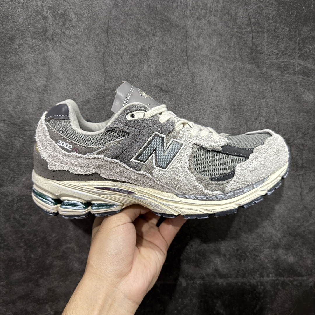 【BC纯原版】New Balance NB2002R系列 M2002RDA 全新版本 东莞大厂出品 市场第一梯队品质 绝对秒杀市场货 完美版型 正确组合大底 价格一步到位‼️ 全套原楦原纸板原厂数据开发 进口三明治网面 原装进口皮料正确绒感卡色 正确中底拉帮中底网布细节 原厂标裁 带紫光防伪 定制后跟透明水晶模块 冲裁组合 大底贴合程度胶水上色把控完美 整洁度挑战全网艺术家 多道序QC把关品质完善 匠心打造 耗时多月开发完成 工艺极其复杂难度可想而知 新开独立私模大底 正确六层组合大底 高端零售专供产物 尺码：36 37 37.5 38 38.5 39 40 40.5 41 42 42.5 43 44 45 46 47.5-选品中心