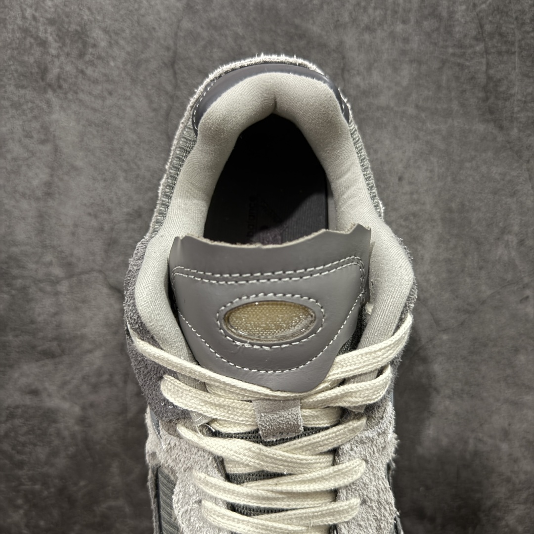 图片[8]-【BC纯原版】New Balance NB2002R系列 M2002RDA 全新版本 东莞大厂出品 市场第一梯队品质 绝对秒杀市场货 完美版型 正确组合大底 价格一步到位‼️ 全套原楦原纸板原厂数据开发 进口三明治网面 原装进口皮料正确绒感卡色 正确中底拉帮中底网布细节 原厂标裁 带紫光防伪 定制后跟透明水晶模块 冲裁组合 大底贴合程度胶水上色把控完美 整洁度挑战全网艺术家 多道序QC把关品质完善 匠心打造 耗时多月开发完成 工艺极其复杂难度可想而知 新开独立私模大底 正确六层组合大底 高端零售专供产物 尺码：36 37 37.5 38 38.5 39 40 40.5 41 42 42.5 43 44 45 46 47.5-选品中心