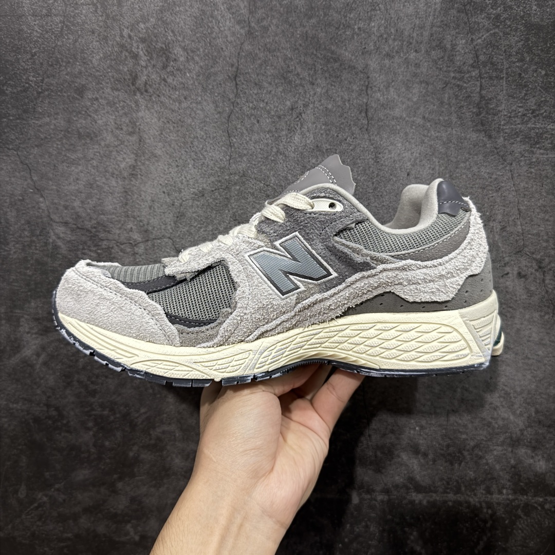 图片[2]-【BC纯原版】New Balance NB2002R系列 M2002RDA 全新版本 东莞大厂出品 市场第一梯队品质 绝对秒杀市场货 完美版型 正确组合大底 价格一步到位‼️ 全套原楦原纸板原厂数据开发 进口三明治网面 原装进口皮料正确绒感卡色 正确中底拉帮中底网布细节 原厂标裁 带紫光防伪 定制后跟透明水晶模块 冲裁组合 大底贴合程度胶水上色把控完美 整洁度挑战全网艺术家 多道序QC把关品质完善 匠心打造 耗时多月开发完成 工艺极其复杂难度可想而知 新开独立私模大底 正确六层组合大底 高端零售专供产物 尺码：36 37 37.5 38 38.5 39 40 40.5 41 42 42.5 43 44 45 46 47.5-选品中心
