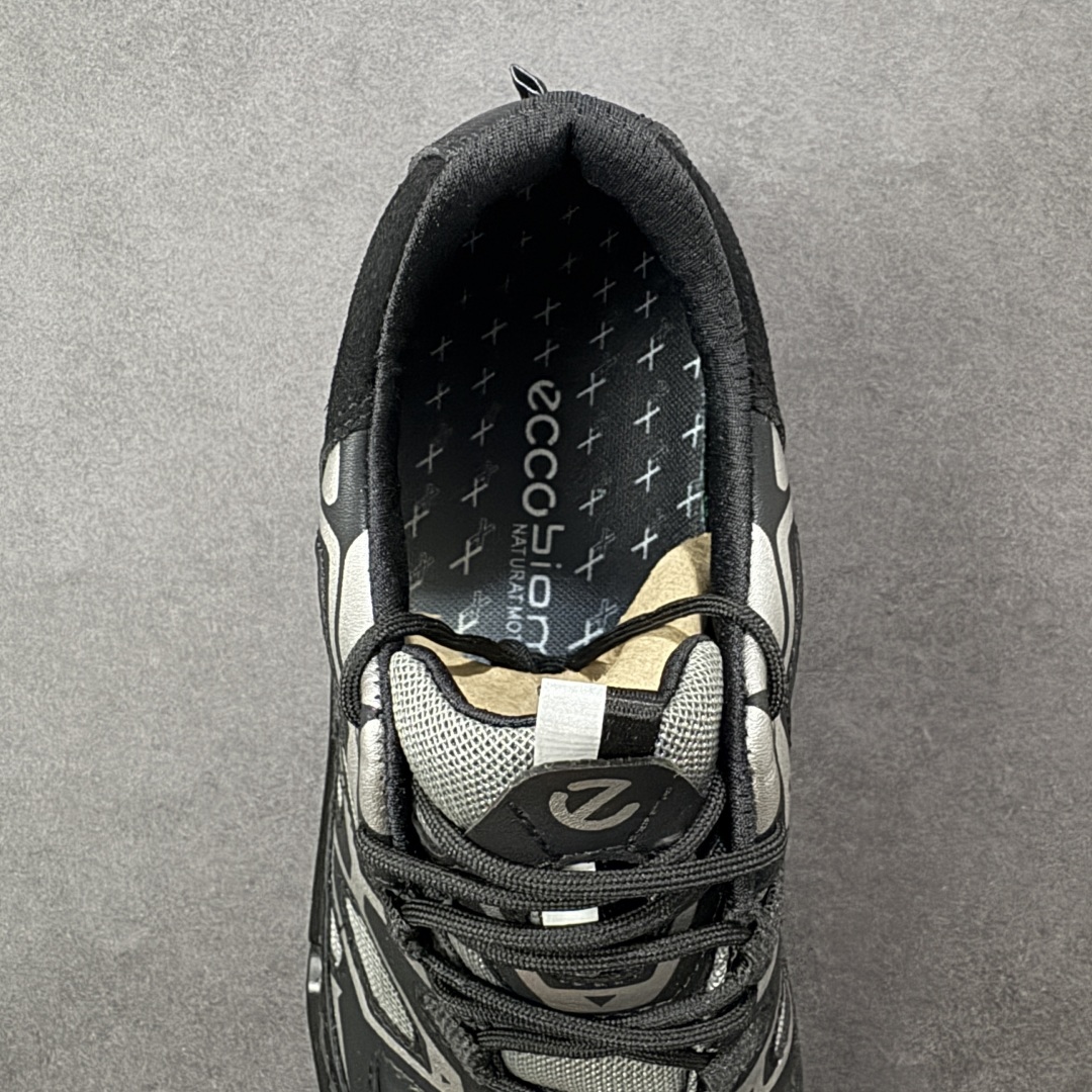 图片[7]-【公司级】Ecco爱步 BIOM2.2 TRAIL系列舒适圆头系带防水低帮徒步鞋 ECCO以三大核心特征为依托：北欧设计风格、鞋履制作、积极的生活方式。北欧设计风格：北欧设计特点是独特、有格调、实用和简约，并且品质优良。鞋履制作：ECCO钟爱鞋履制作以及一切与鞋履制作相关的事物。积极的生活方式：ECCO的创始人希望制作出的鞋履无需磨合，即可完美贴合脚型，帮助人们享受行走的乐趣。ECCO的成功源自其产品质量和创新的技术水平，恪守“鞋遵循双足”的设计理念，将的舒适度和风格融为一体。ECCO跑遍全世界寻找创新的原料。从制革制鞋一体化的设置，源头上控制皮革质量，确保对人体无害。 尺码：38 39 40 41 42 43 44 （皮鞋码）-选品中心