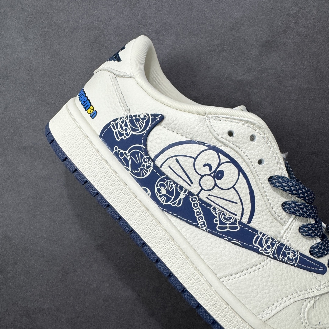 图片[6]-【定制版】时尚元素x Jordan Air Jordan Low 倒勾 “哆啦A梦-联名\’\’，低帮休闲运动板鞋 经典蓝白配色，融合了Travis Scott 独特的潮流风格，个性的设计风格以及Jordan品牌的经典元素 使其成为一双具有独特身份和价值的鞋子 清新而立体的外观加上联名标识更突出了其独特身份 独有配色方案显示出活力和时尚感 在视觉冲击的同时 鞋身的质感和细腻的细节处理使其显得高端而格调十足 这款“倒钩”联名是设计与创意完美结合 融合多方的个性风格是一款备受瞩目的潮流鞋款 定制鞋盒 大厂纯原品质 货号：XB1979-015 尺码：36 36.5 37 38 38.5 39 40 40.5 41 42 42.5 43 44 44.5 45 编码：CCB310320-选品中心