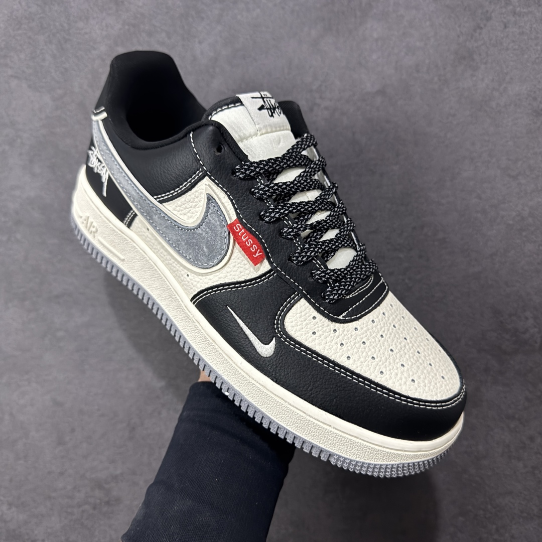 图片[3]-【定制版】Nike Air Force 1\’07 Low 斯图西联名 米灰黑织标 空军一号低帮休闲板鞋  #定制皮料 原厂3D打印 定制鞋盒 原楦原纸板 纯正空军版型 内置全掌气垫 货号：DF0188-102  尺码：36 36.5 37.5 38 38.5 39 40 40.5 41 42 42.5 43 44 44.5 45-选品中心