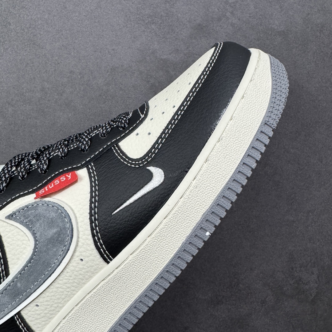 图片[5]-【定制版】Nike Air Force 1\’07 Low 斯图西联名 米灰黑织标 空军一号低帮休闲板鞋  #定制皮料 原厂3D打印 定制鞋盒 原楦原纸板 纯正空军版型 内置全掌气垫 货号：DF0188-102  尺码：36 36.5 37.5 38 38.5 39 40 40.5 41 42 42.5 43 44 44.5 45-选品中心