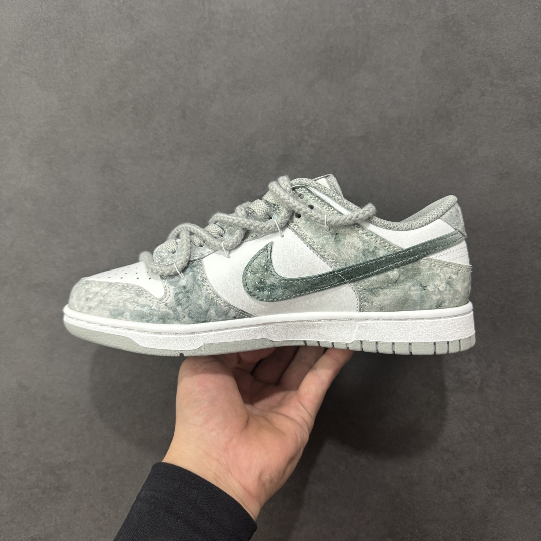 图片[2]-【YC纯原】Nike SB Dunk Low 绑带 周年高端定制 低帮休闲板鞋 凝灰纪元 HF5441-105  #定制鞋盒 大厂纯原品质出货 超高清洁度 皮料切割干净无任何毛边 细节完美   尺码：40 40.5 41 42 42.5 43 44 44.5 45 46 编码：HXSB330340-选品中心