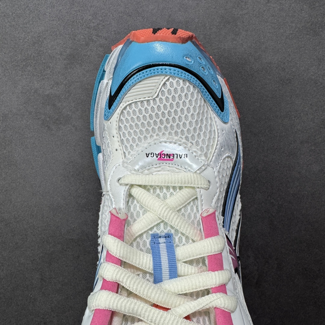 图片[8]-【Good纯原福利】Balenciaga Runner 巴黎世家七代复古老爹鞋 原市场5-600的货 顶级大厂出品 份量十足 售前售后保障到底 可退换 工厂白菜价清库存 价格相当给力 强推💪🏻 #全套原纸板楦头开发 #原盒原配 正确字体电绣 粗细、位置、大小正确 侧边TPU 透气孔匹配意产原版 #正确气垫分离大底 TPU软底 #原版一致大底LOGO 立体感十足 #原厂皮料水洗做旧 原厂纱网 外底正面压印BB标识 由176块饰片拼接而成的铰接式鞋面 侧面配金属质感网眼布 内面配有额外金属光泽饰件 包含1副鞋带和1副备用鞋带 后帮配有拉环鞋提 动态鞋底设计 为双脚带来后续的助力 尺码：35 36 37 38 39 40 41 42 43 44 45-选品中心