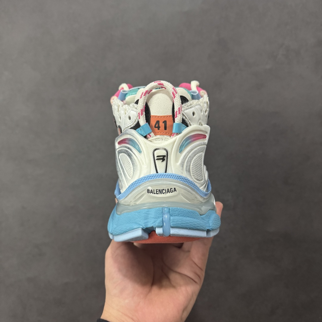 图片[4]-【Good纯原福利】Balenciaga Runner 巴黎世家七代复古老爹鞋 原市场5-600的货 顶级大厂出品 份量十足 售前售后保障到底 可退换 工厂白菜价清库存 价格相当给力 强推💪🏻 #全套原纸板楦头开发 #原盒原配 正确字体电绣 粗细、位置、大小正确 侧边TPU 透气孔匹配意产原版 #正确气垫分离大底 TPU软底 #原版一致大底LOGO 立体感十足 #原厂皮料水洗做旧 原厂纱网 外底正面压印BB标识 由176块饰片拼接而成的铰接式鞋面 侧面配金属质感网眼布 内面配有额外金属光泽饰件 包含1副鞋带和1副备用鞋带 后帮配有拉环鞋提 动态鞋底设计 为双脚带来后续的助力 尺码：35 36 37 38 39 40 41 42 43 44 45-选品中心