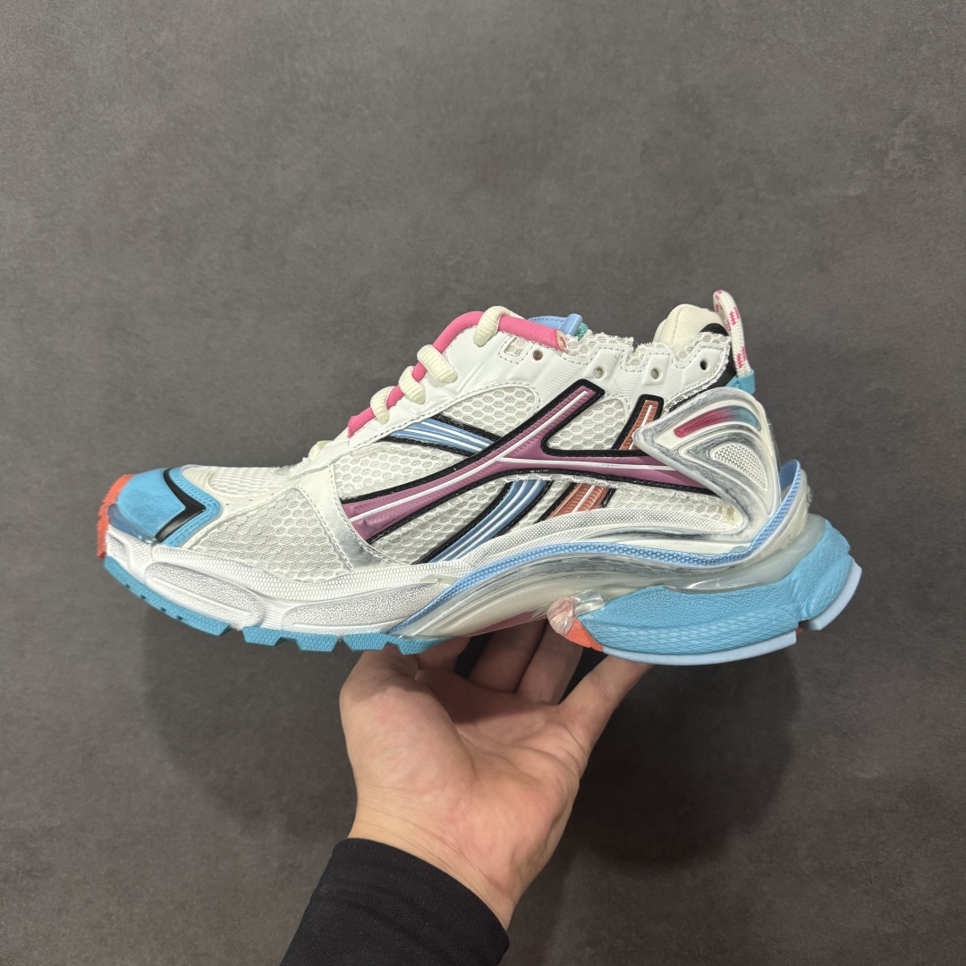 图片[2]-【Good纯原福利】Balenciaga Runner 巴黎世家七代复古老爹鞋 原市场5-600的货 顶级大厂出品 份量十足 售前售后保障到底 可退换 工厂白菜价清库存 价格相当给力 强推💪🏻 #全套原纸板楦头开发 #原盒原配 正确字体电绣 粗细、位置、大小正确 侧边TPU 透气孔匹配意产原版 #正确气垫分离大底 TPU软底 #原版一致大底LOGO 立体感十足 #原厂皮料水洗做旧 原厂纱网 外底正面压印BB标识 由176块饰片拼接而成的铰接式鞋面 侧面配金属质感网眼布 内面配有额外金属光泽饰件 包含1副鞋带和1副备用鞋带 后帮配有拉环鞋提 动态鞋底设计 为双脚带来后续的助力 尺码：35 36 37 38 39 40 41 42 43 44 45-选品中心